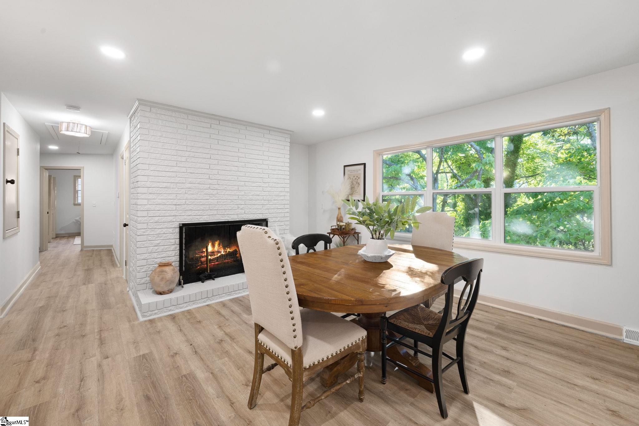 406 Rollingreen Road Greenville, SC 29615