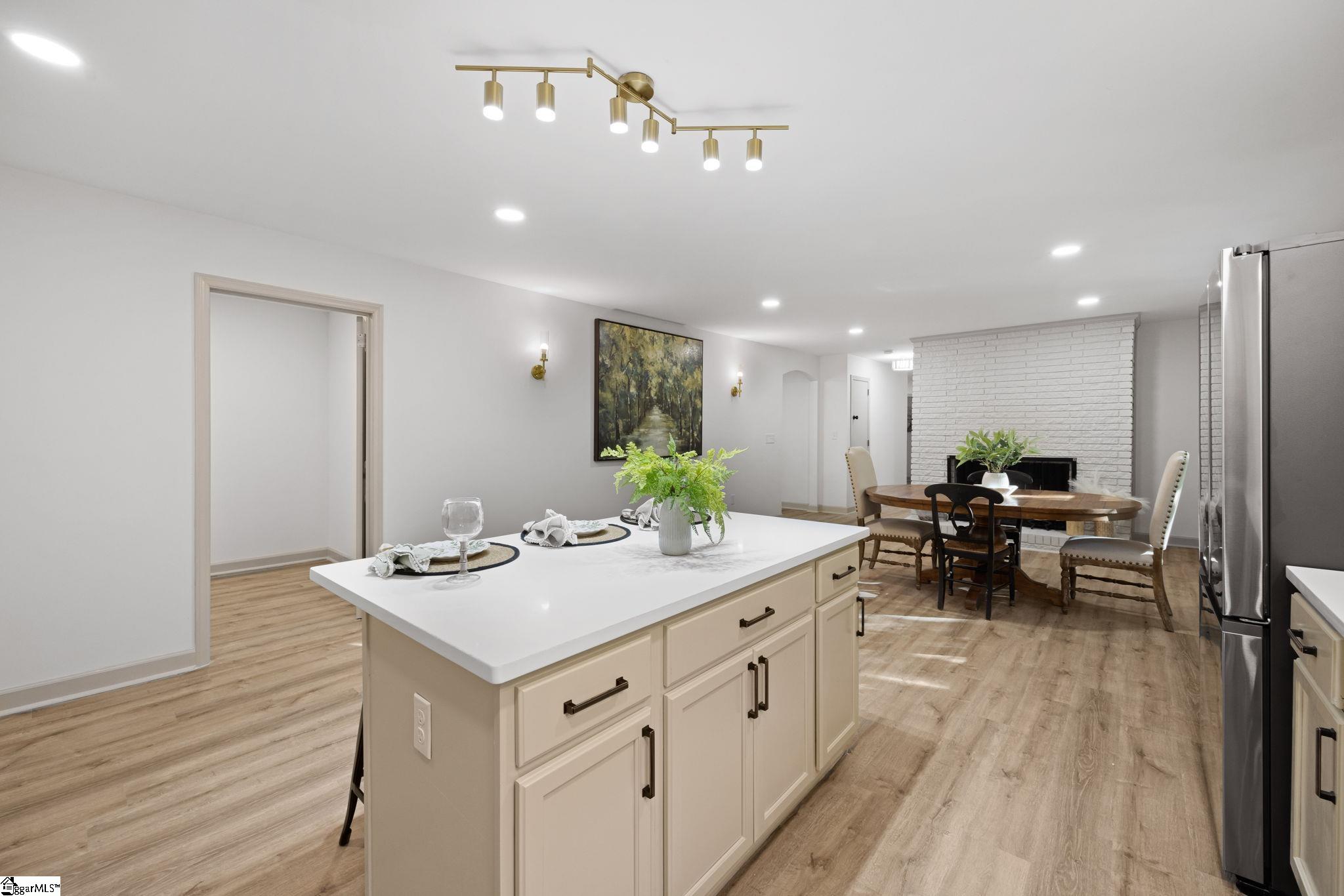 406 Rollingreen Road Greenville, SC 29615