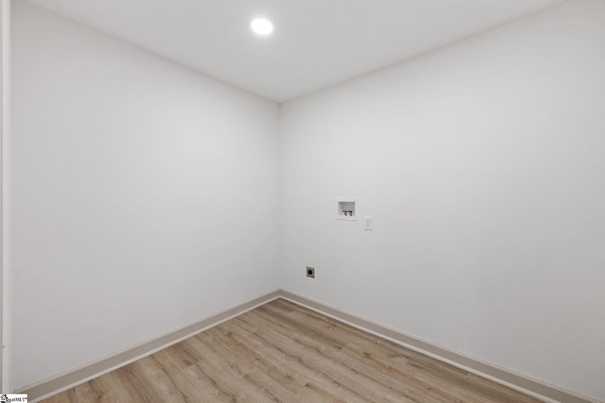 406 Rollingreen Road Greenville, SC 29615