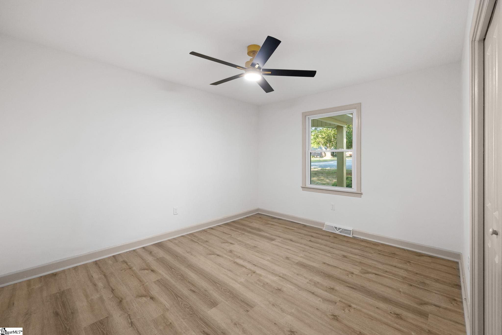 406 Rollingreen Road Greenville, SC 29615