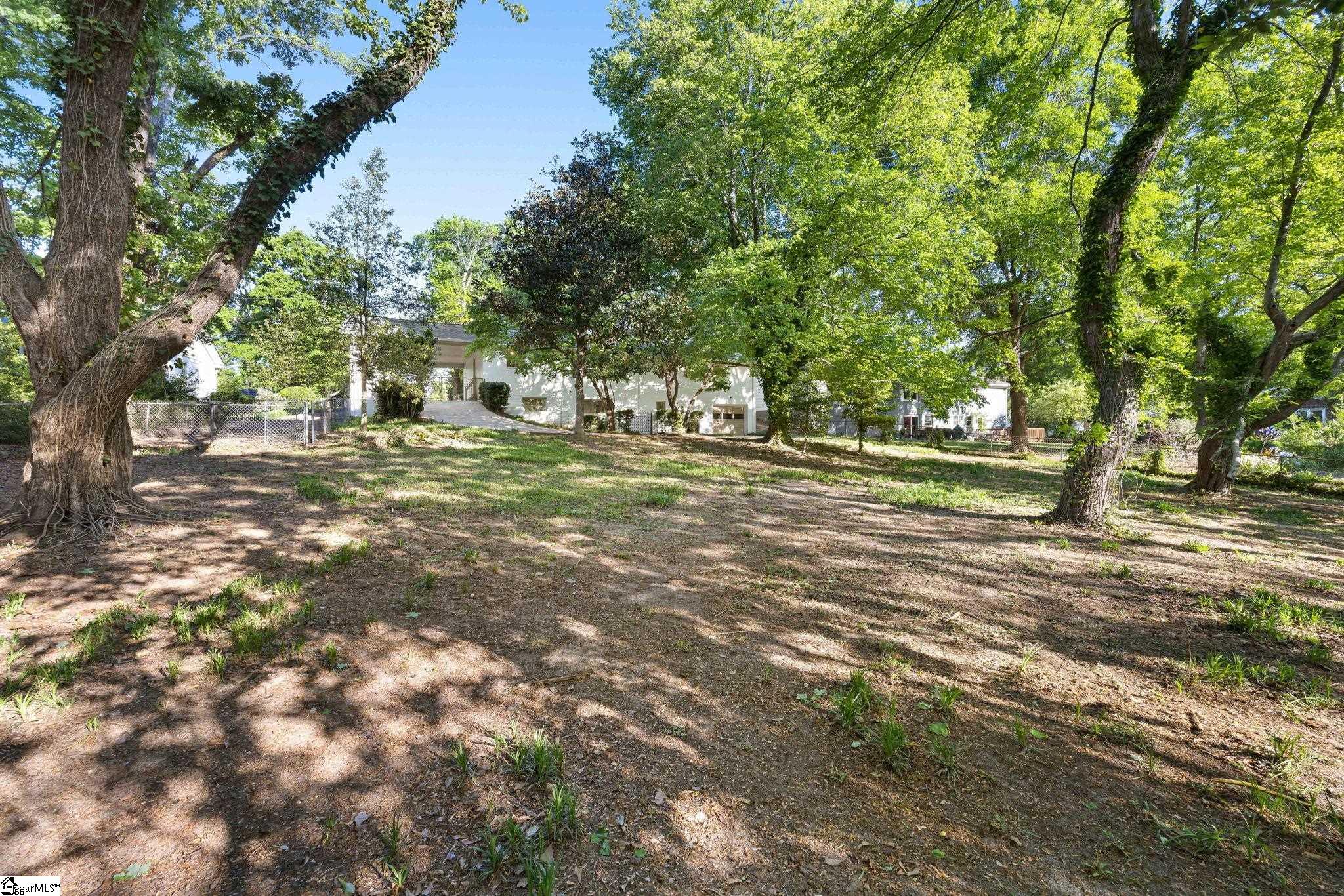 406 Rollingreen Road Greenville, SC 29615