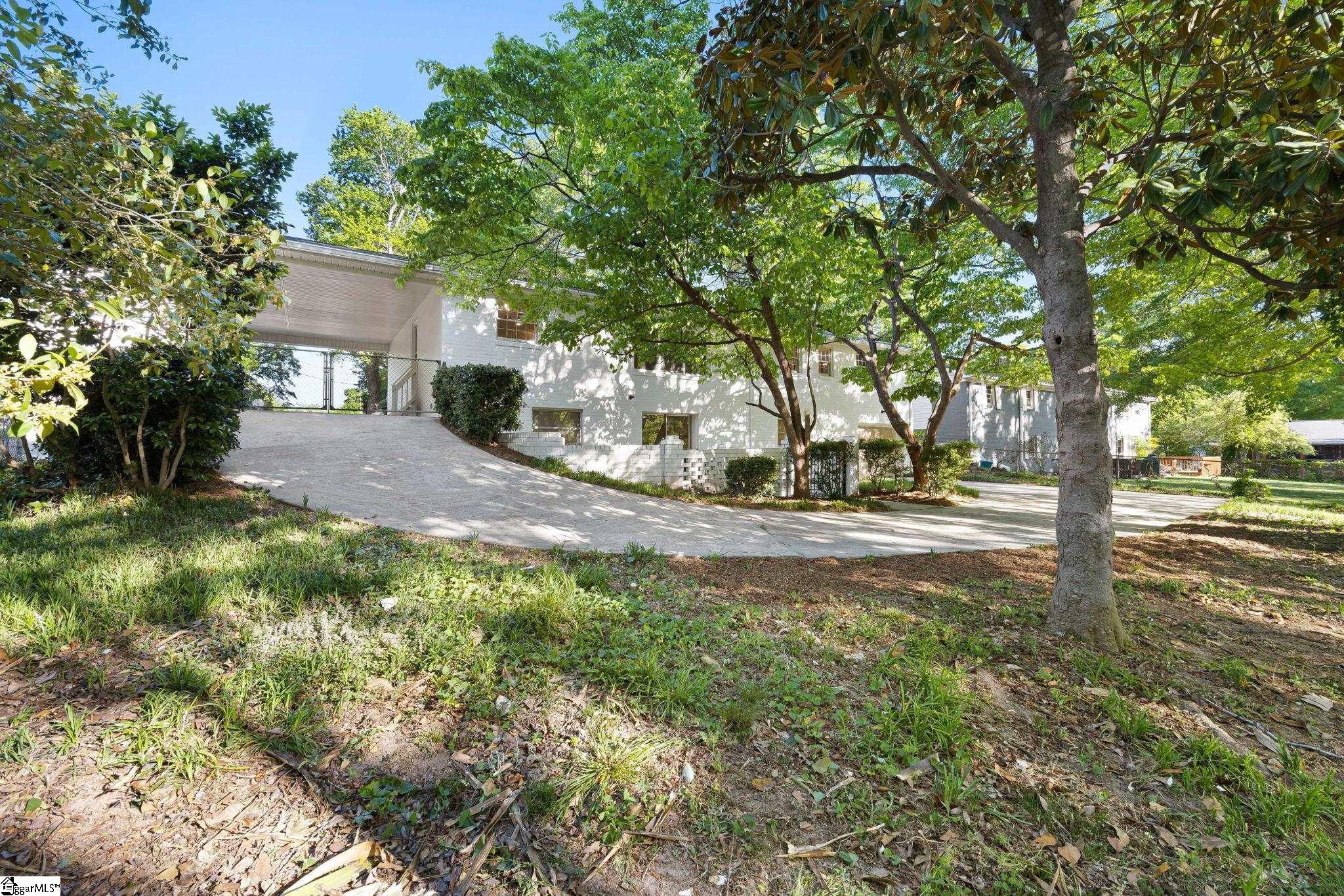 406 Rollingreen Road Greenville, SC 29615