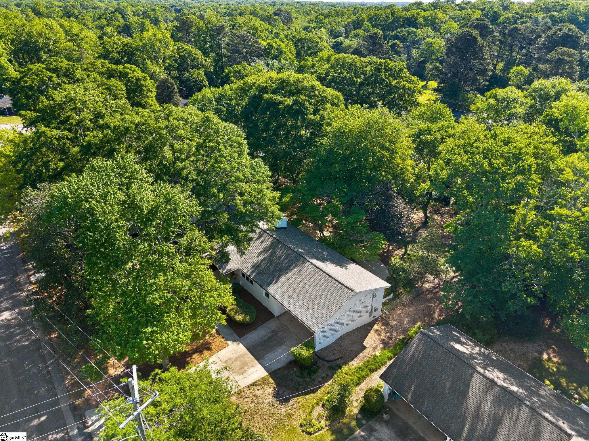 406 Rollingreen Road Greenville, SC 29615