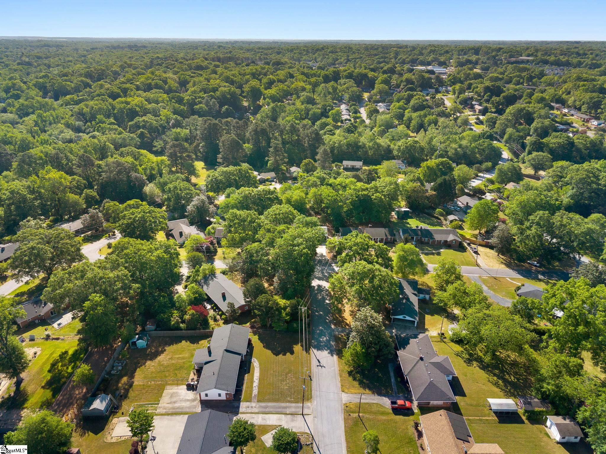 406 Rollingreen Road Greenville, SC 29615