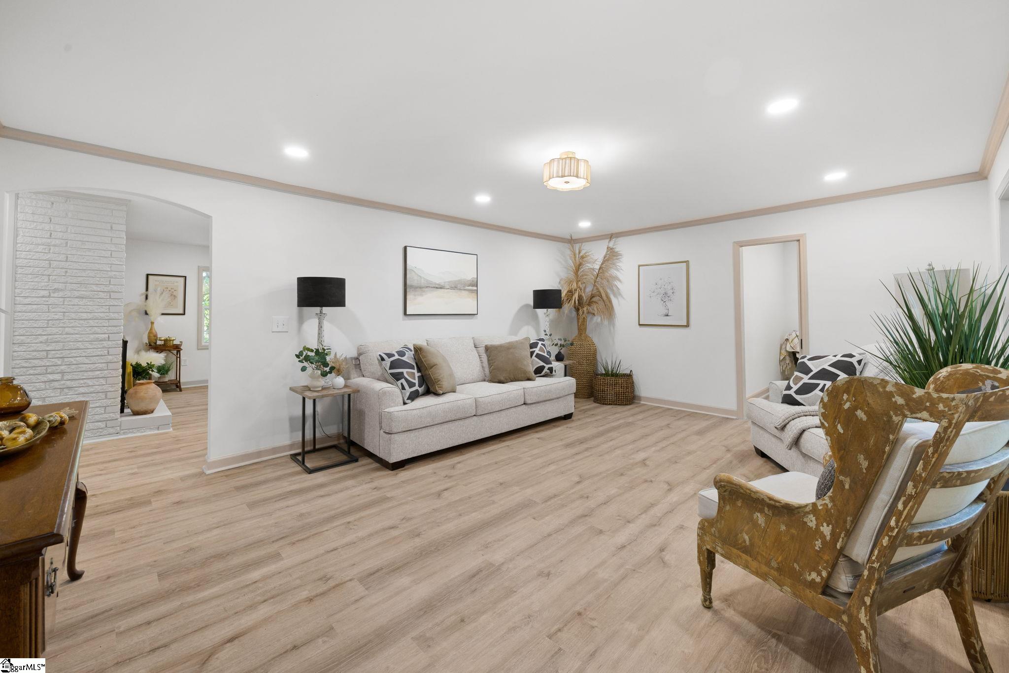 406 Rollingreen Road Greenville, SC 29615