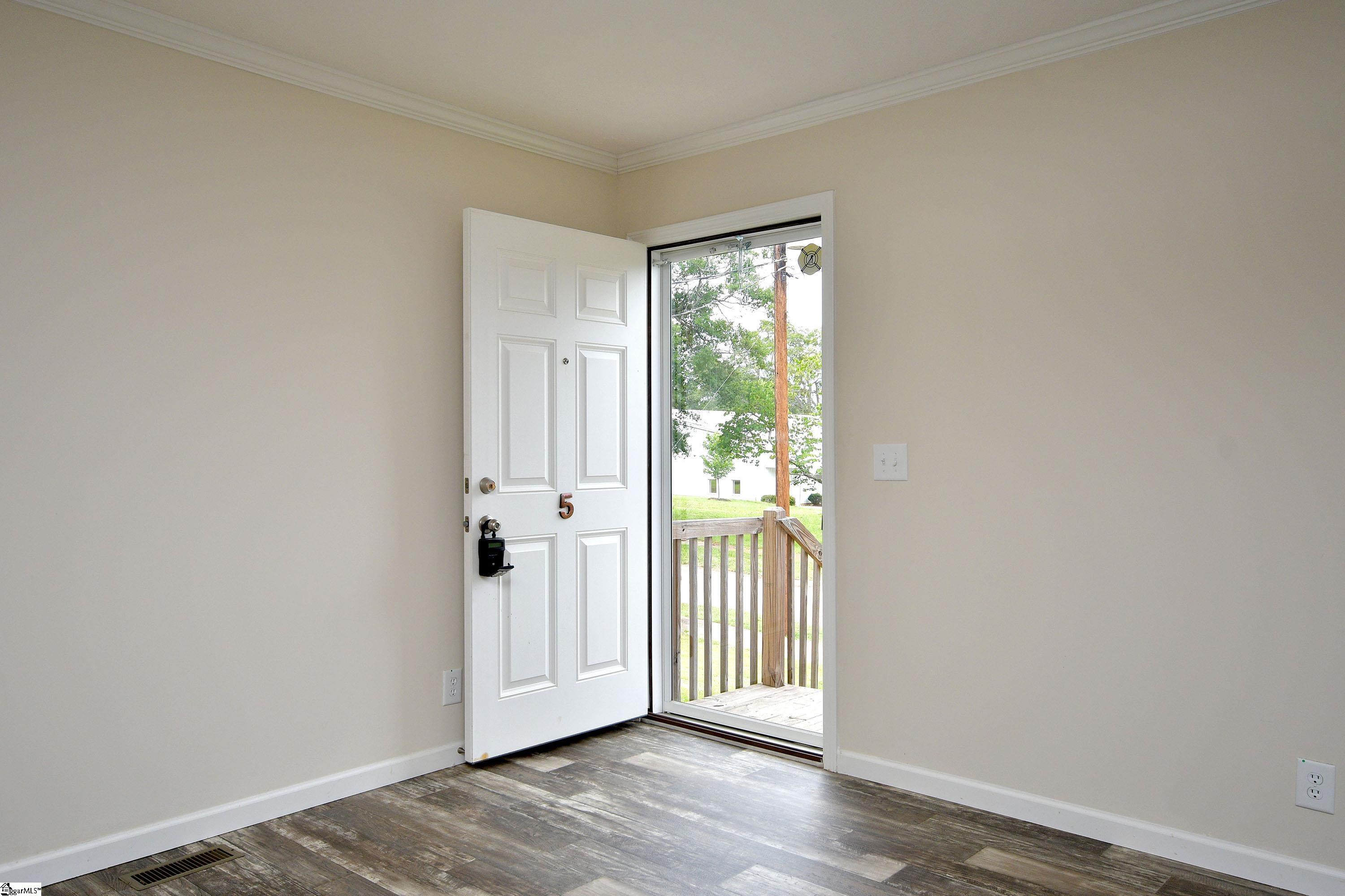 5 Charles Street Greenville, SC 29611
