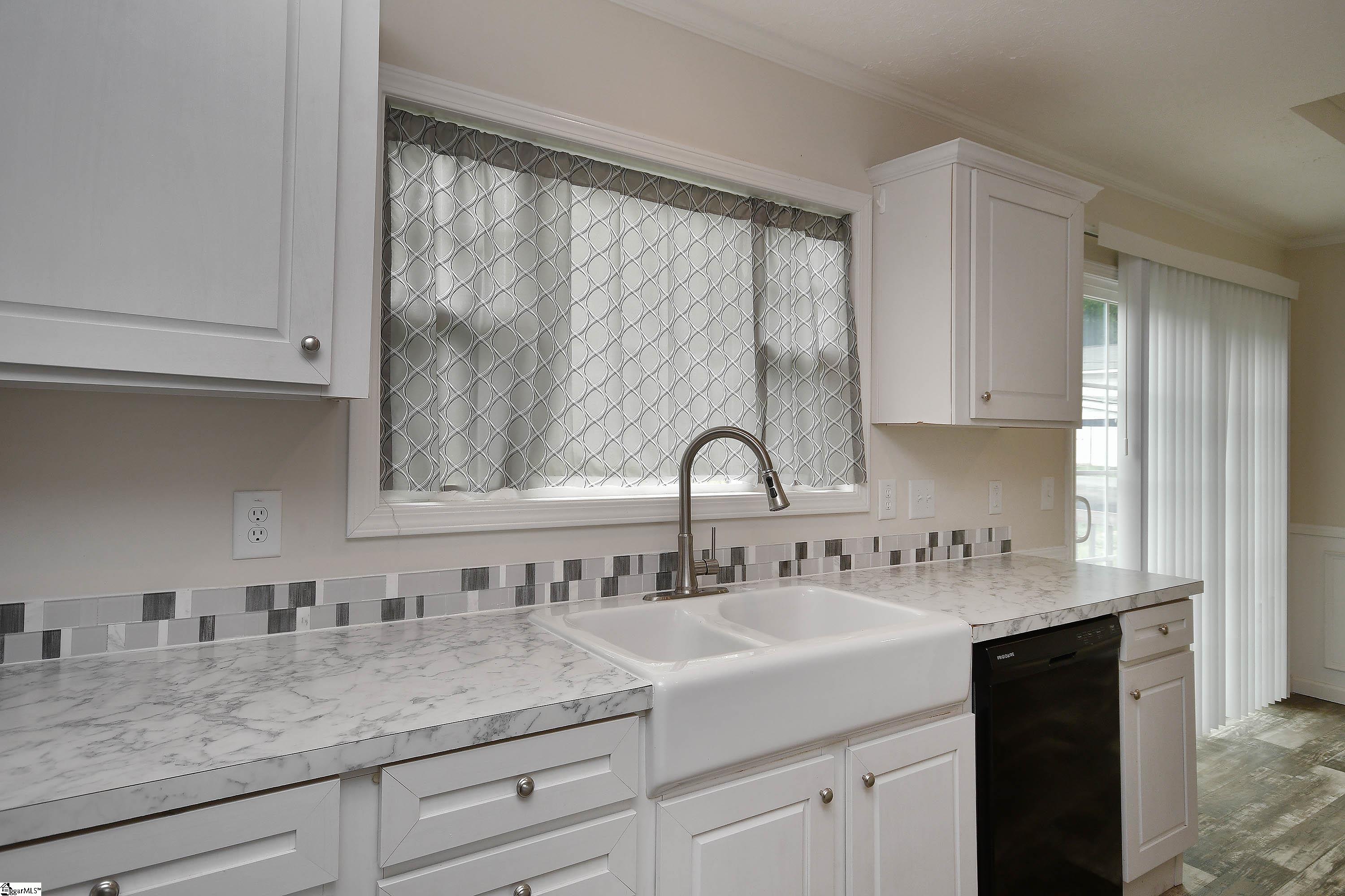 5 Charles Street Greenville, SC 29611