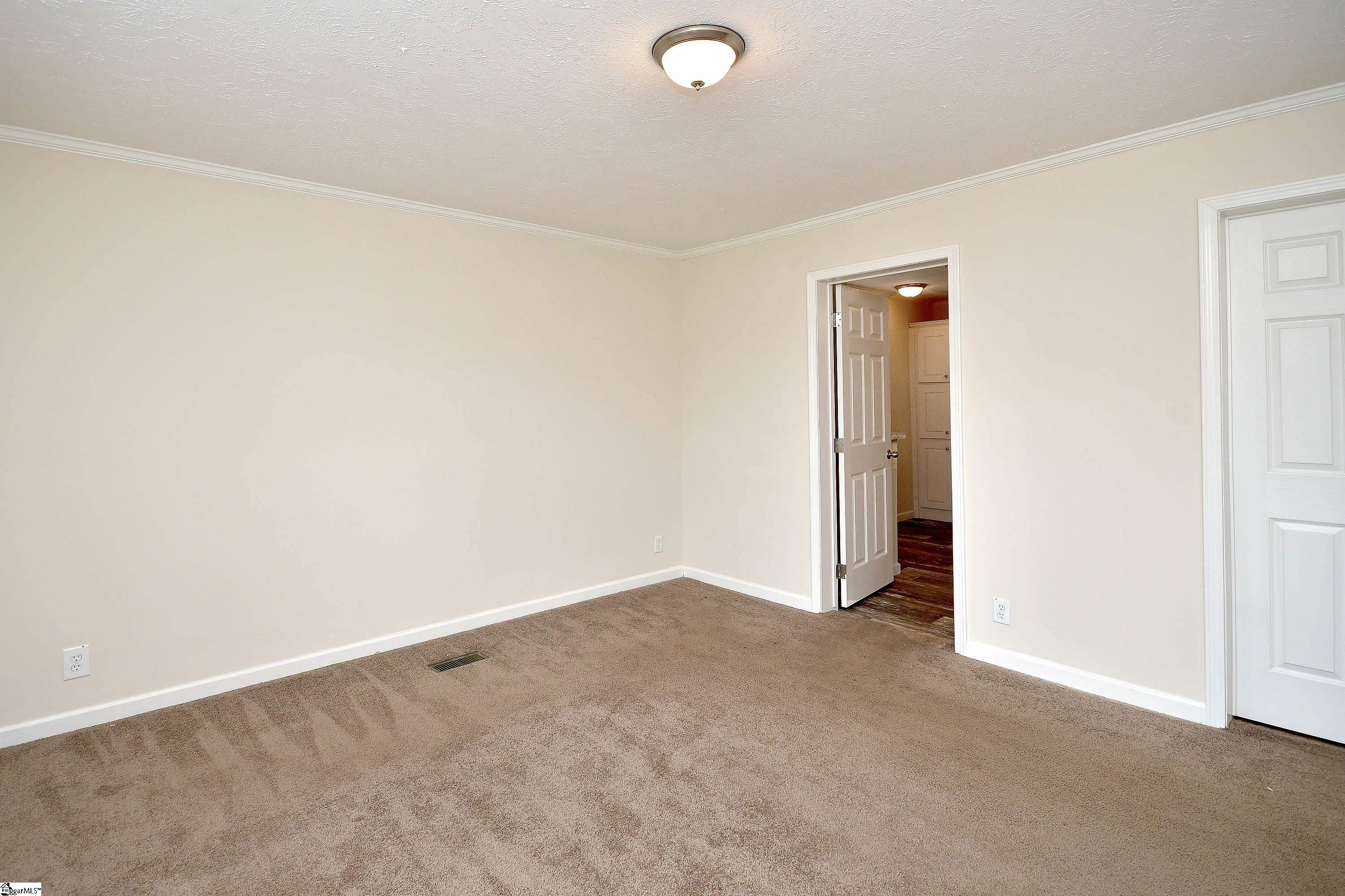 5 Charles Street Greenville, SC 29611