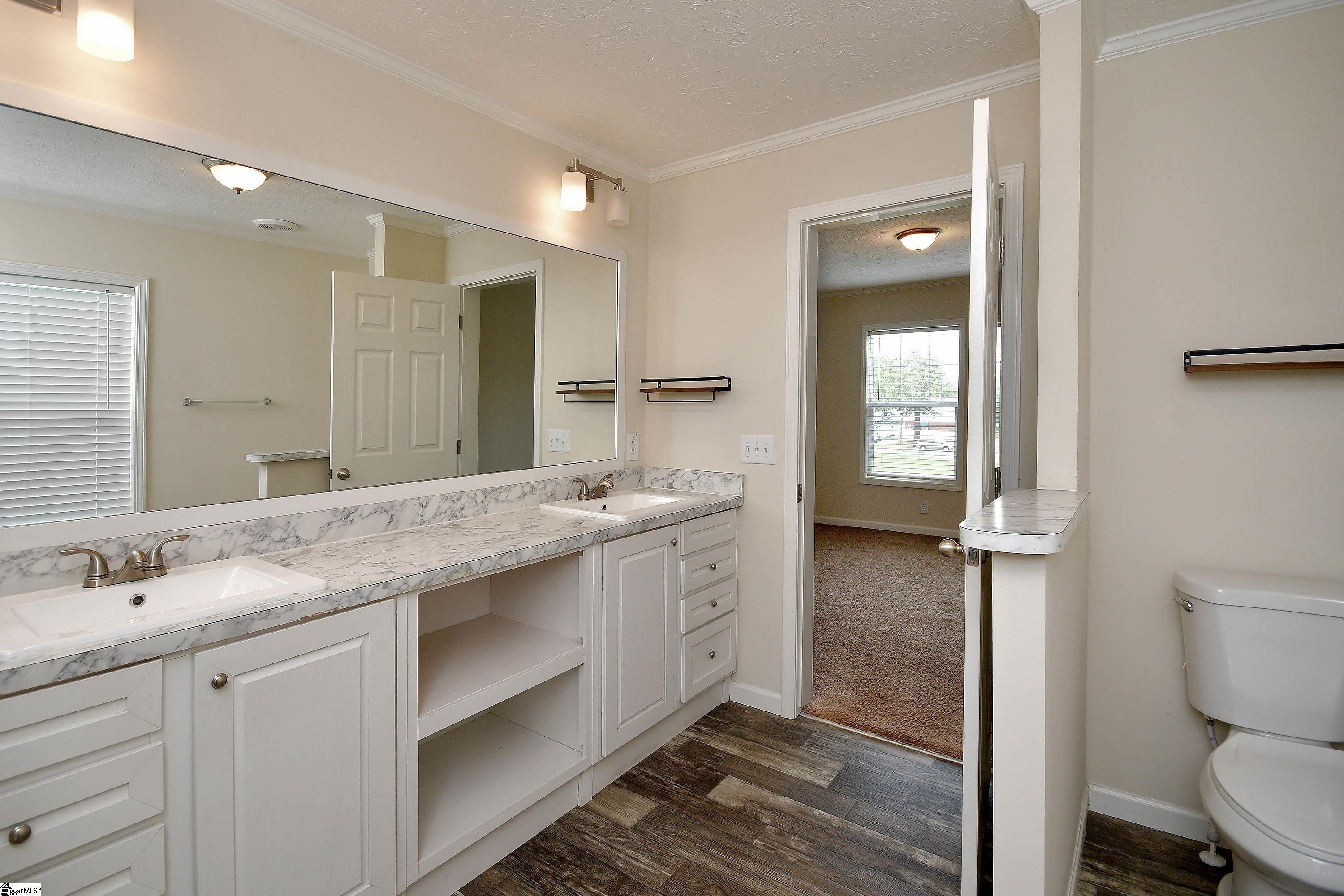 5 Charles Street Greenville, SC 29611