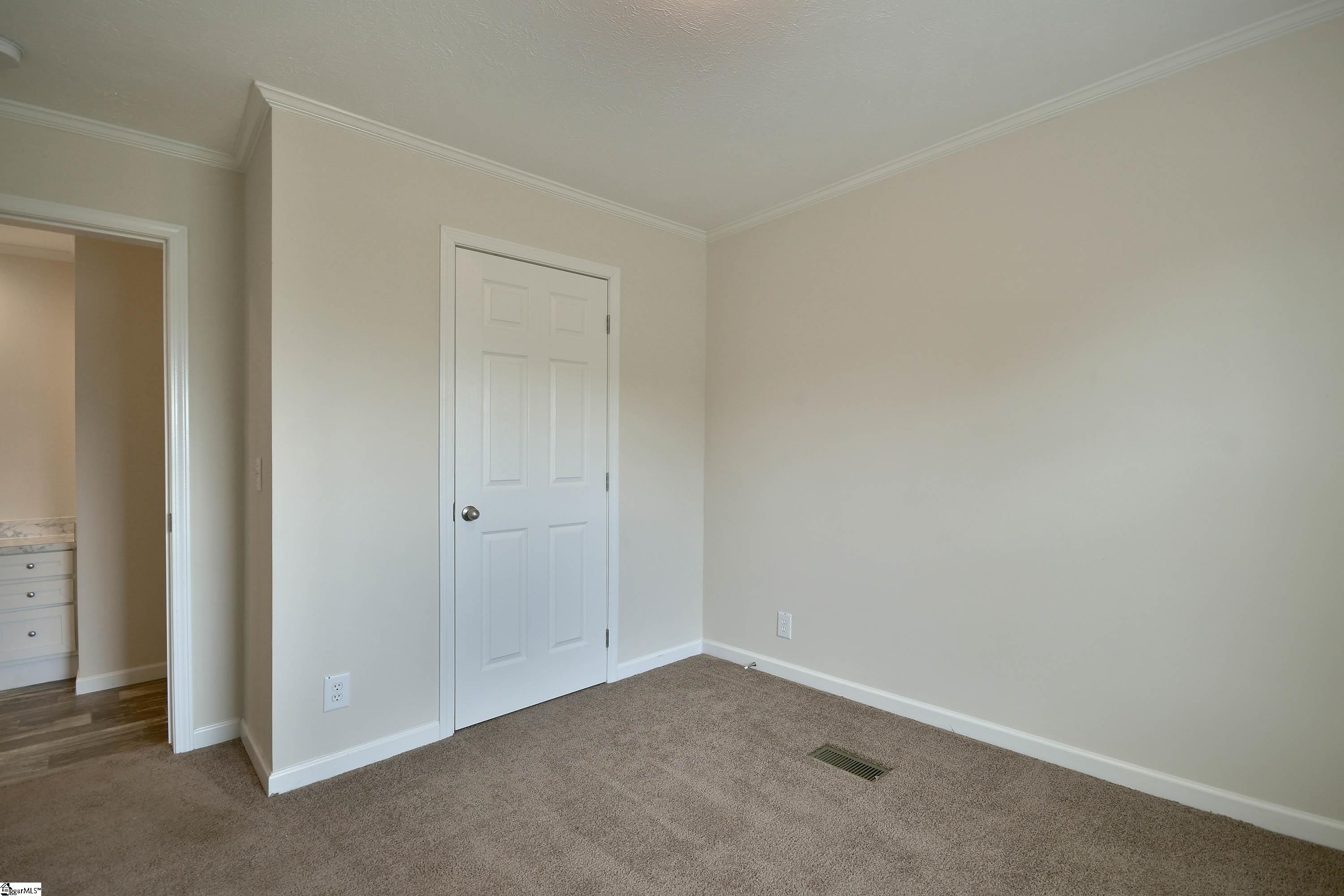 5 Charles Street Greenville, SC 29611