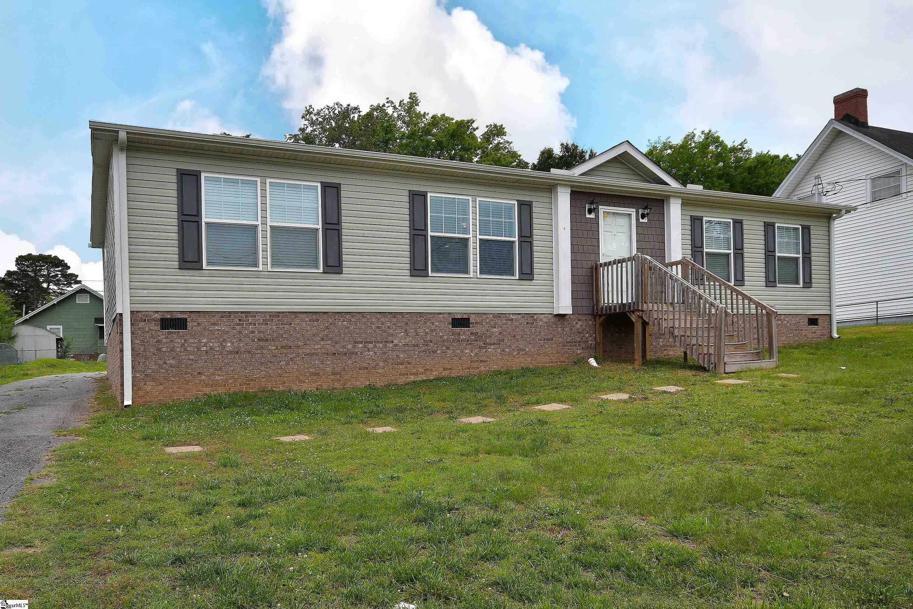 5 Charles Street Greenville, SC 29611