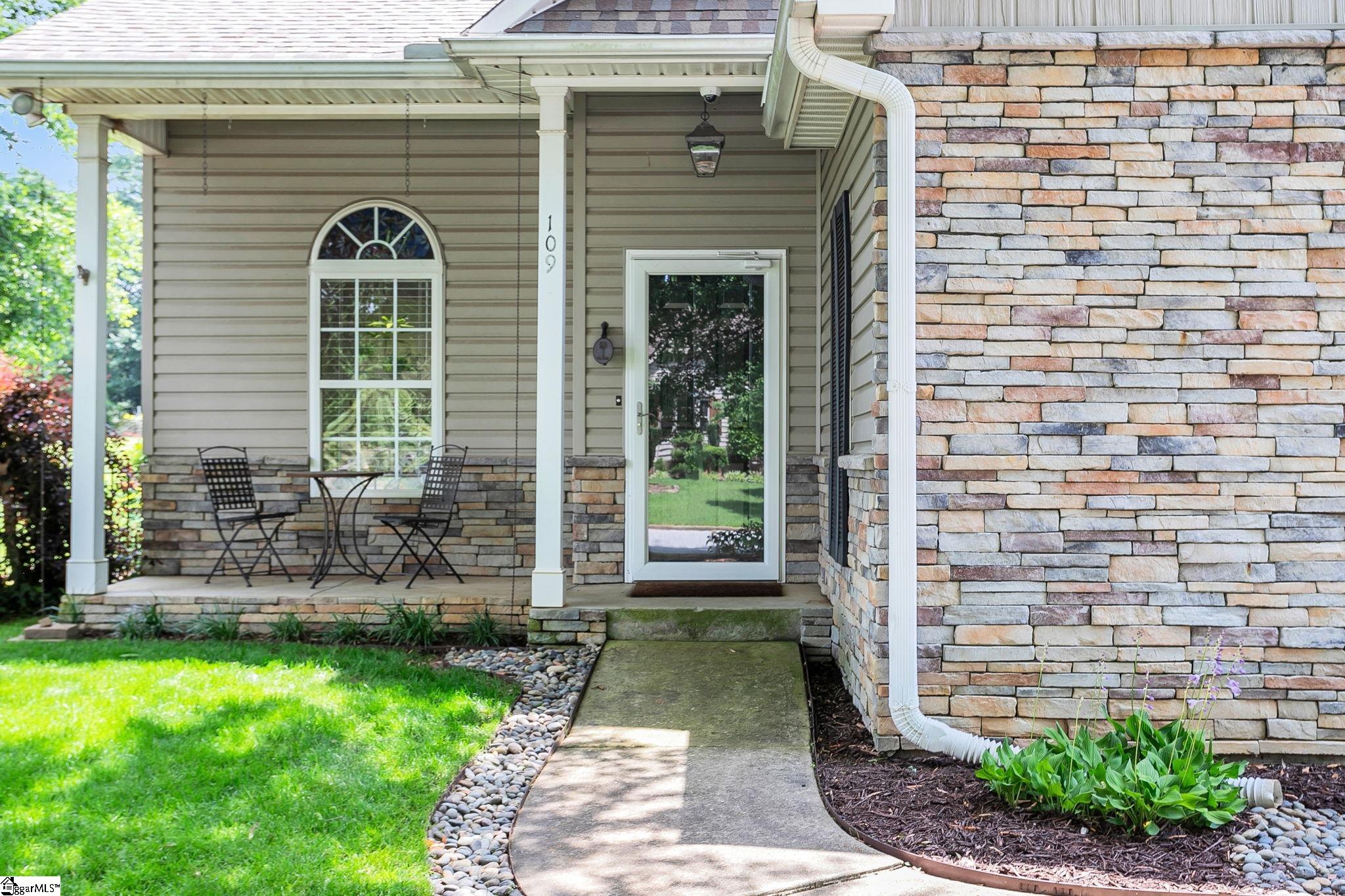 109 Runnymeade Lane Spartanburg, SC 29301