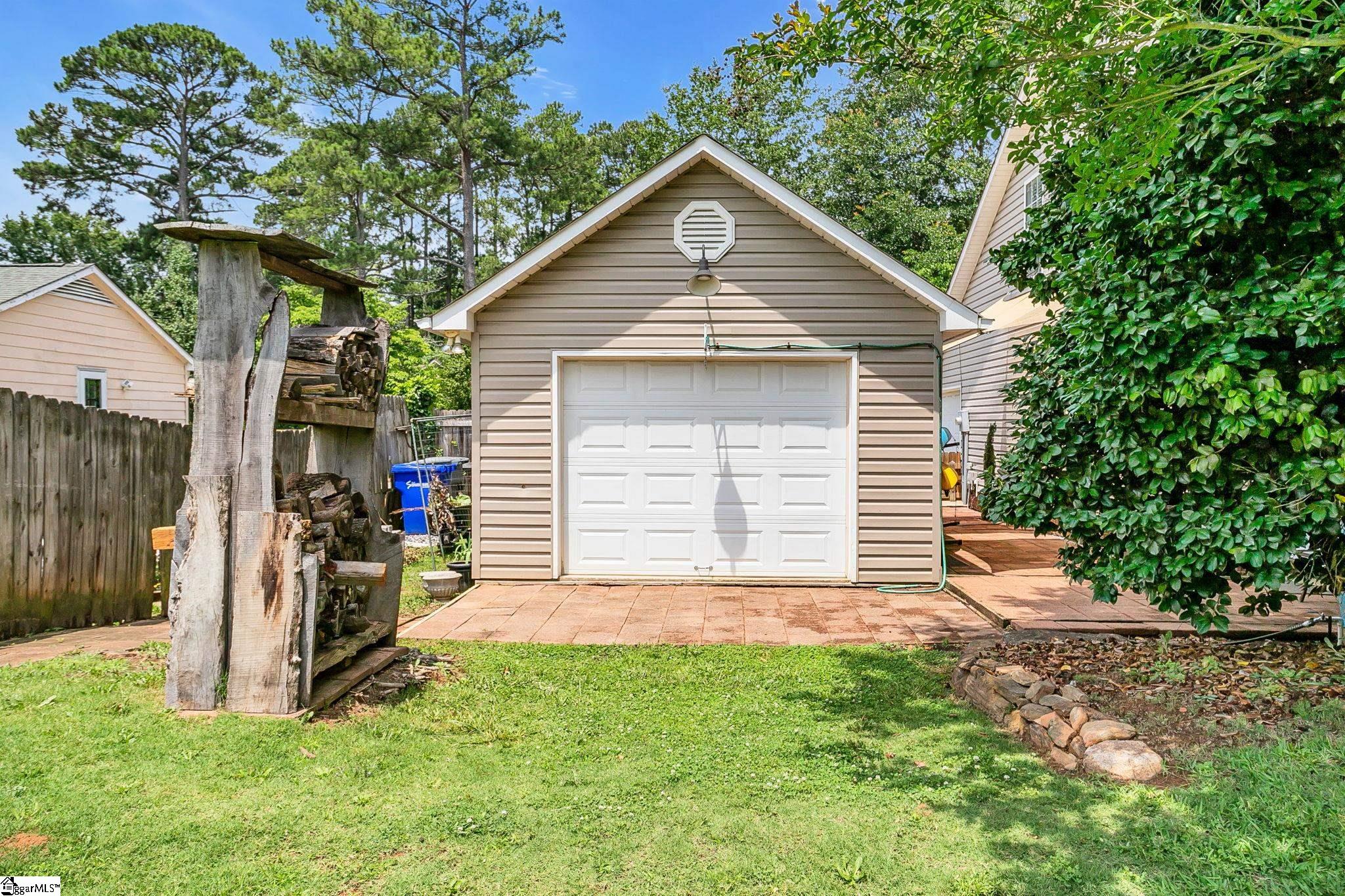 109 Runnymeade Lane Spartanburg, SC 29301