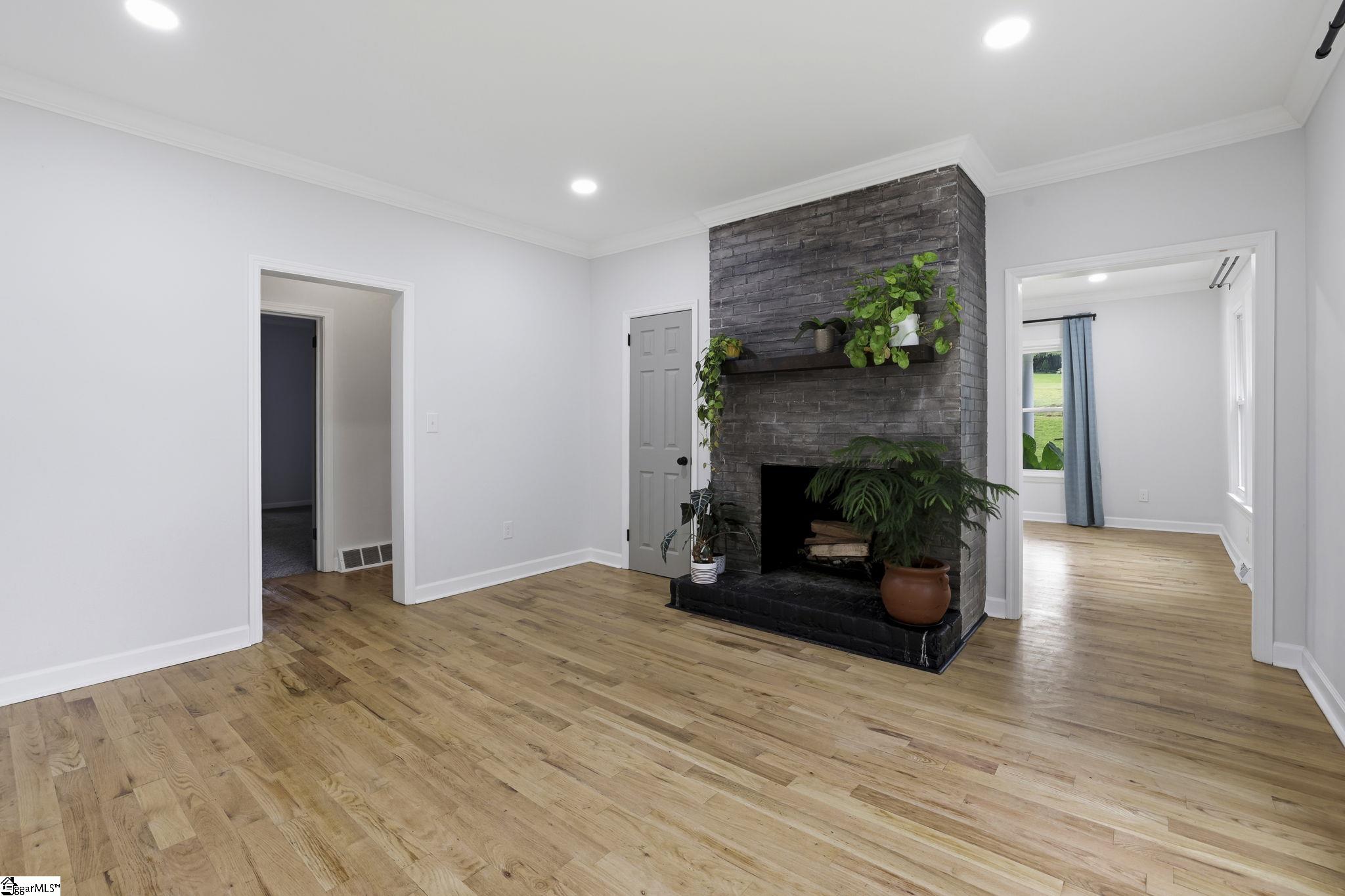 27 Maxie Avenue Greenville, SC 29611