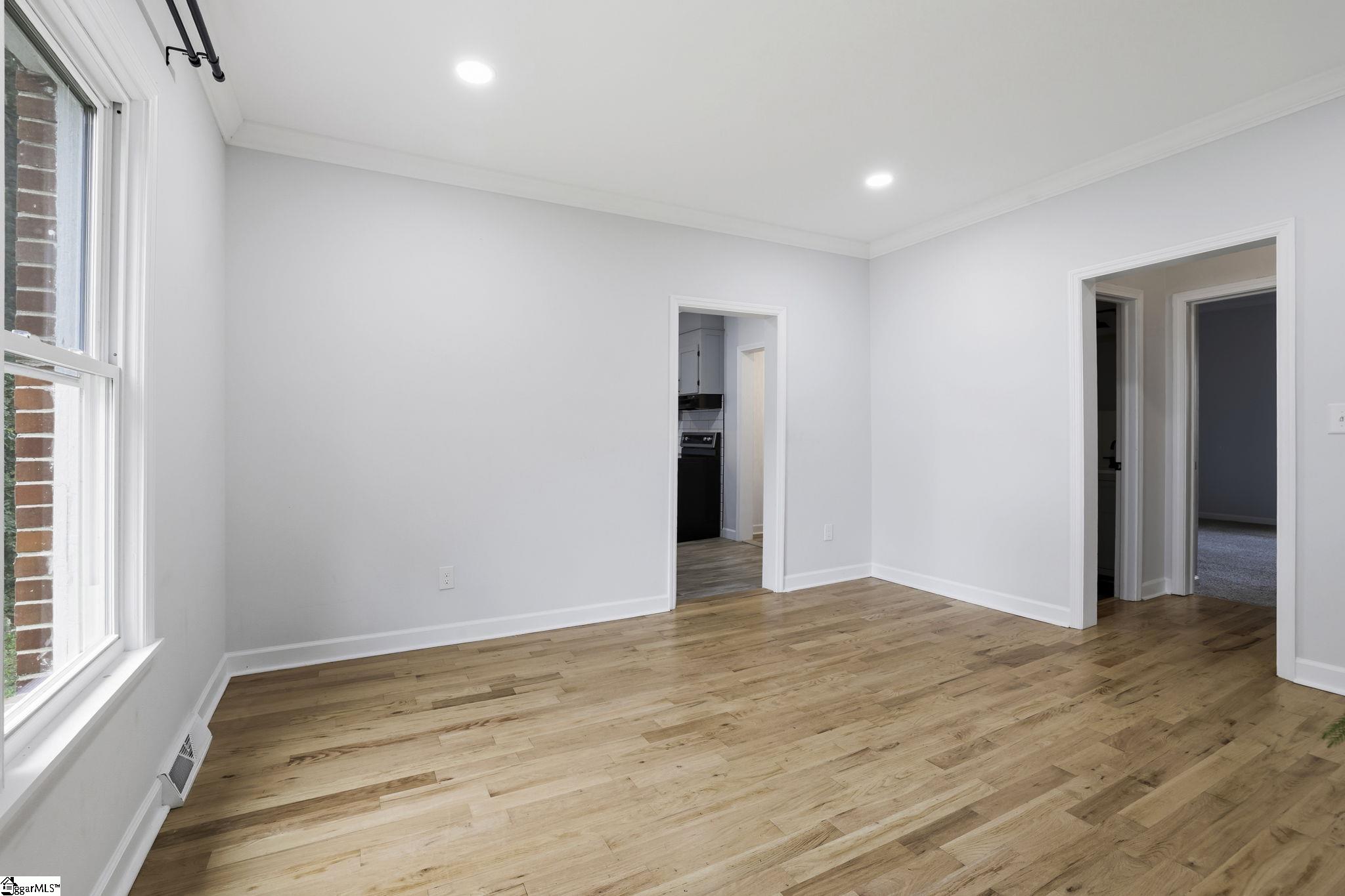 27 Maxie Avenue Greenville, SC 29611