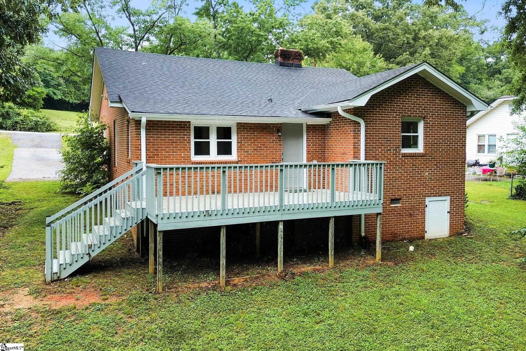 27 Maxie Avenue Greenville, SC 29611