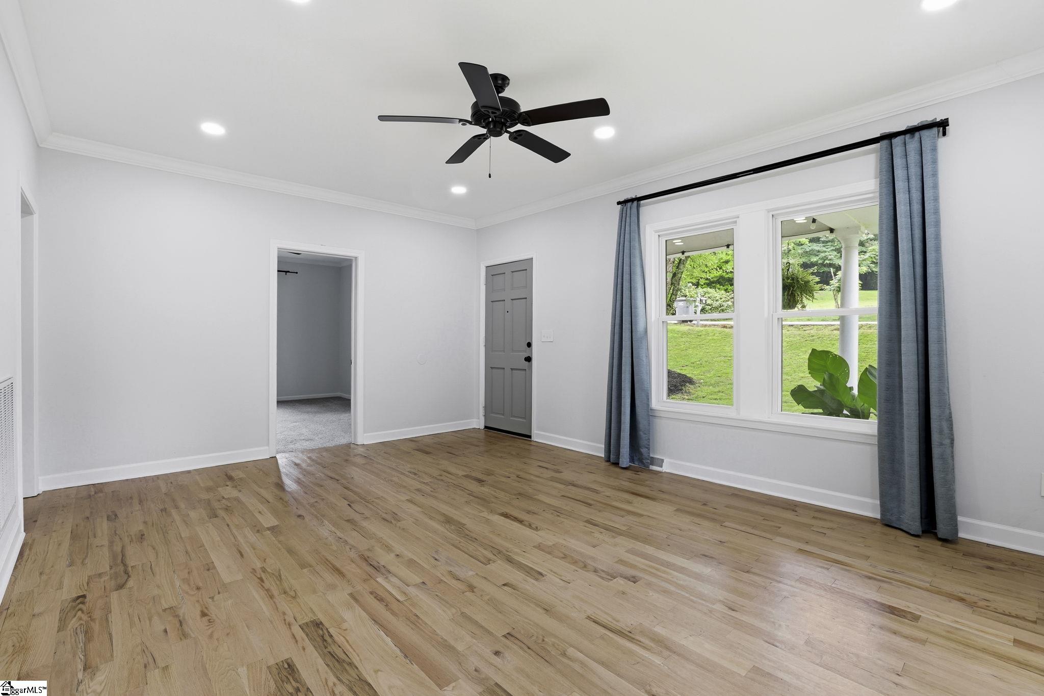 27 Maxie Avenue Greenville, SC 29611