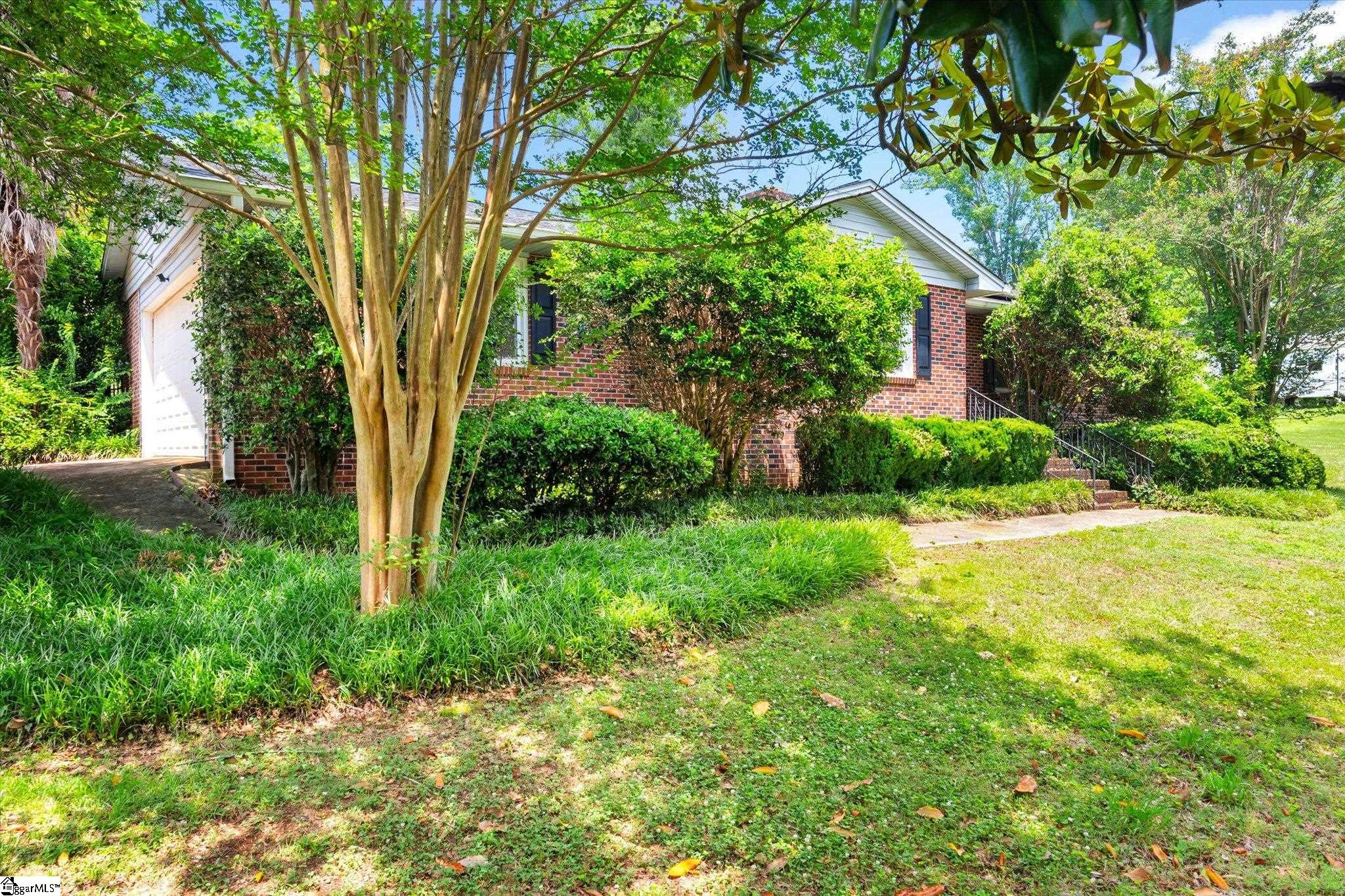 101 Nottingham Way Anderson, SC 29621-3432