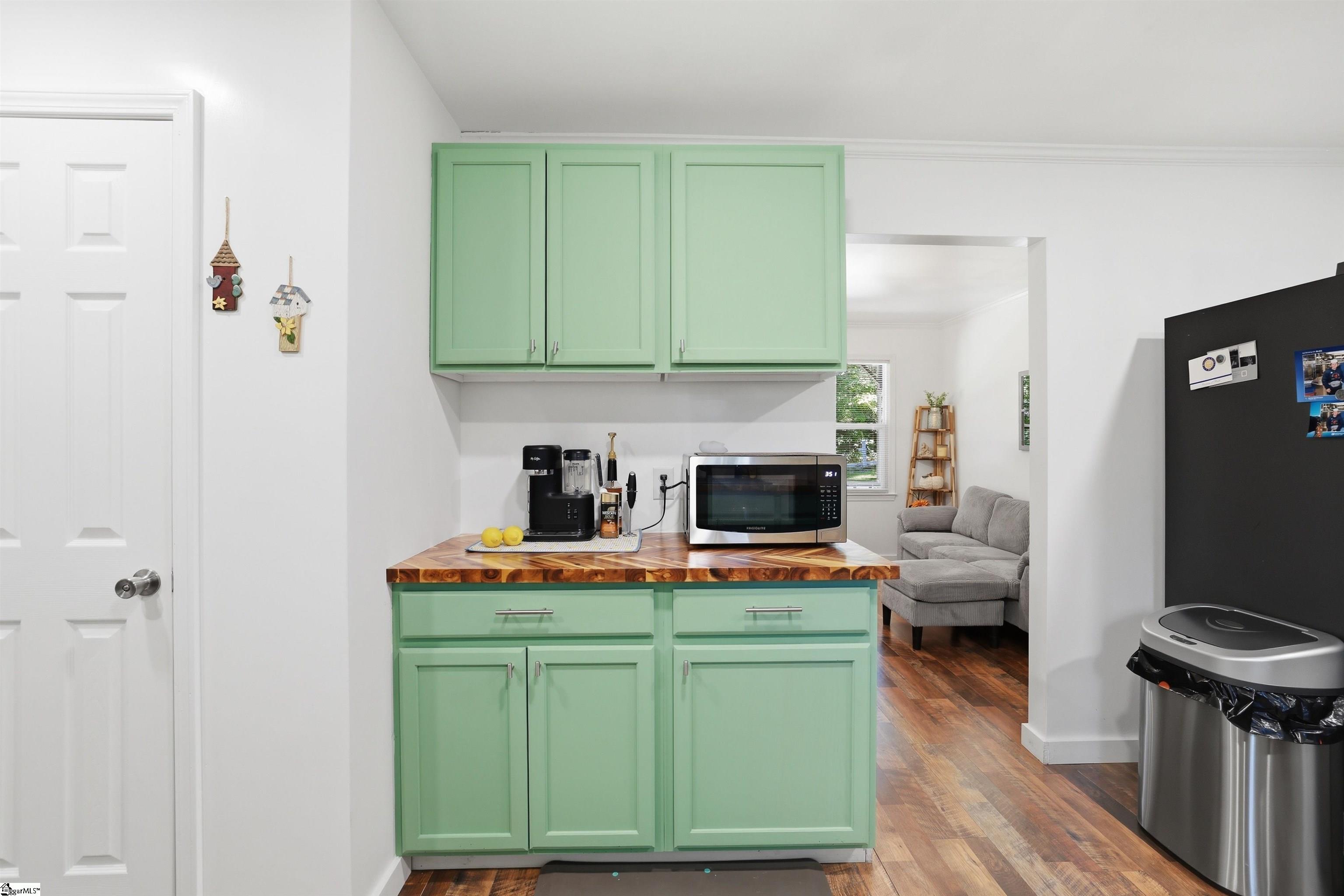 127 Robinwood Lane Pelzer, SC 29669