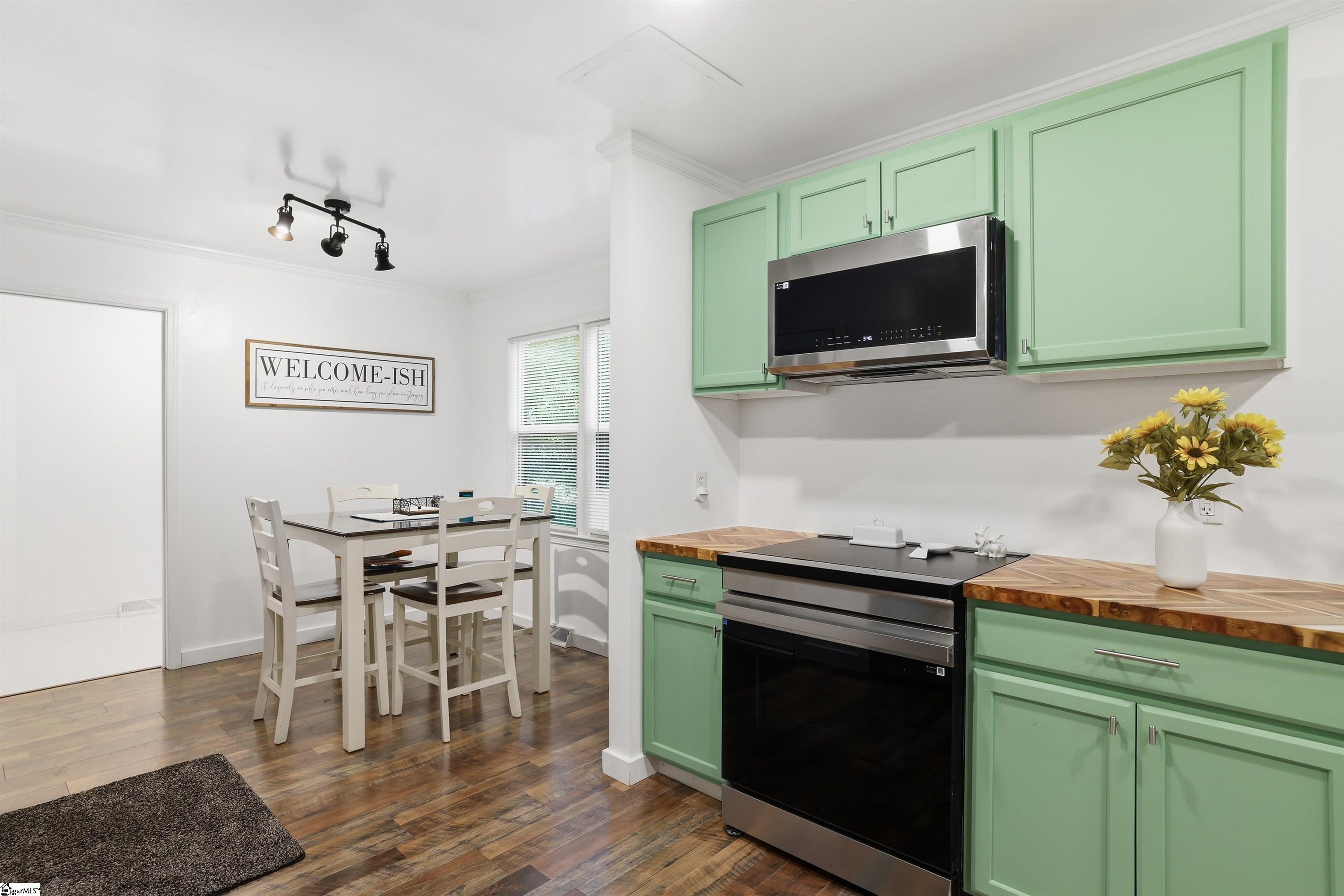 127 Robinwood Lane Pelzer, SC 29669