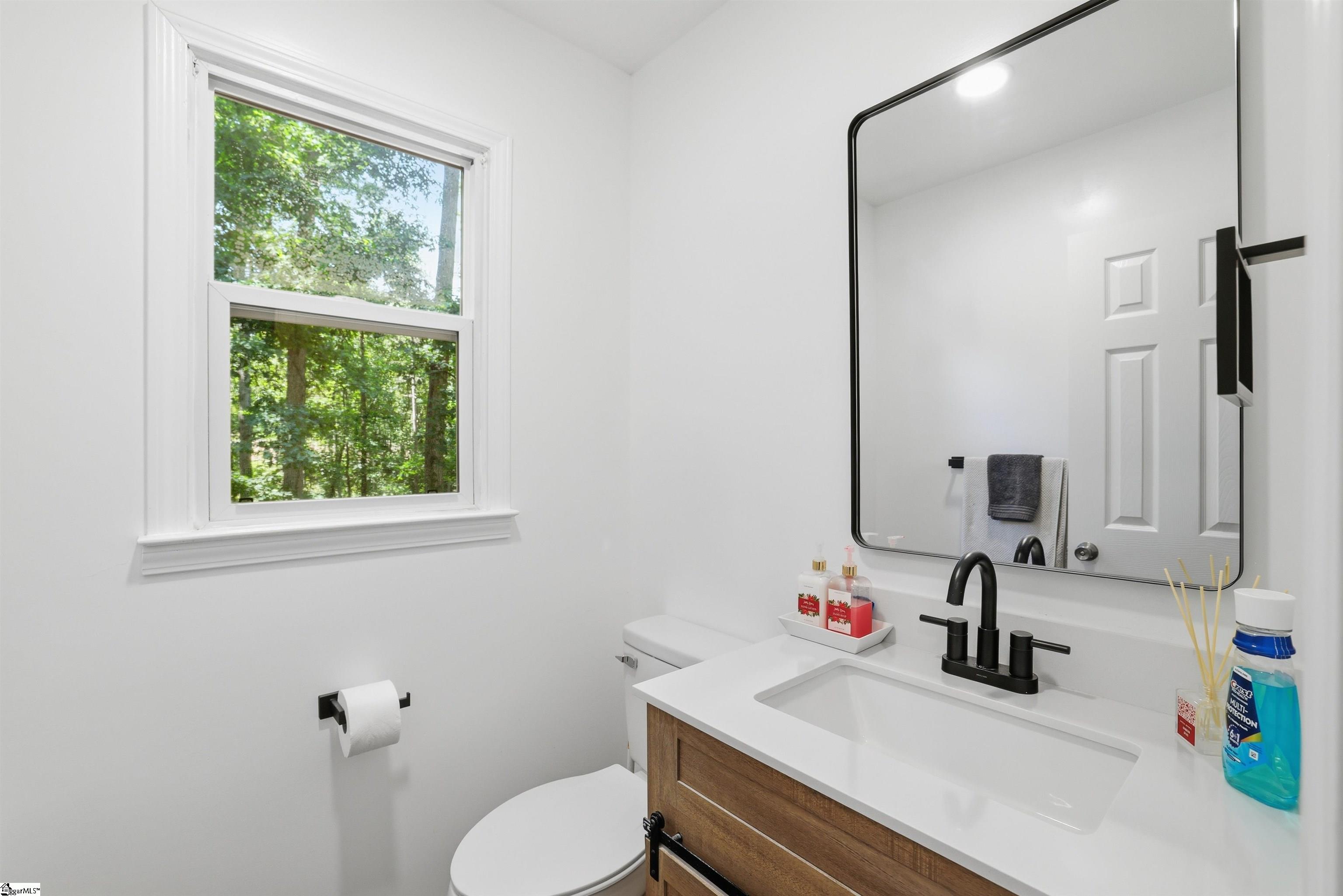 127 Robinwood Lane Pelzer, SC 29669