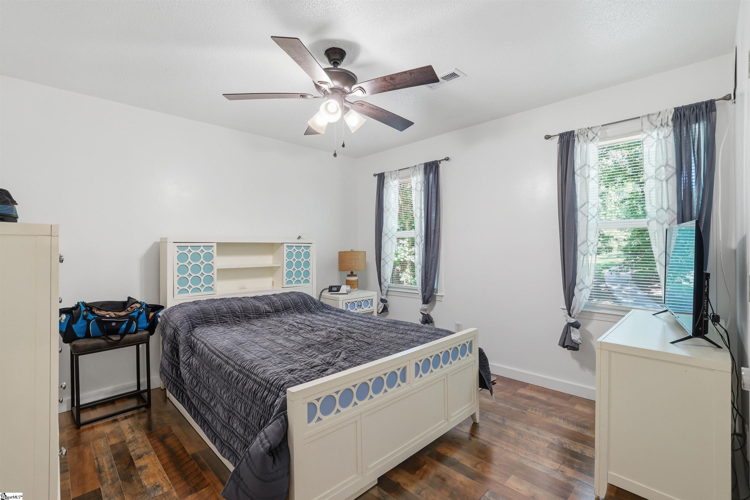 127 Robinwood Lane Pelzer, SC 29669