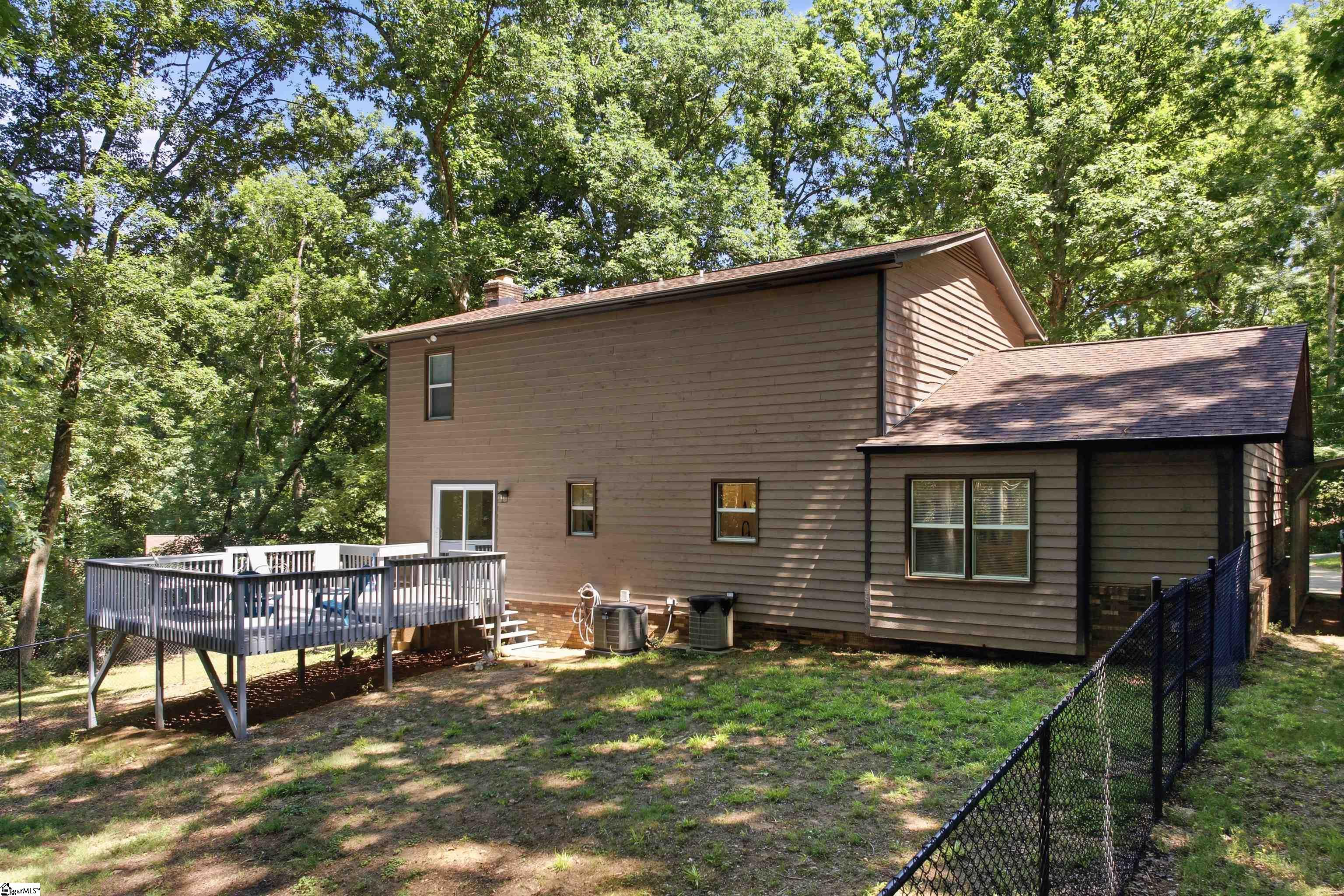 127 Robinwood Lane Pelzer, SC 29669