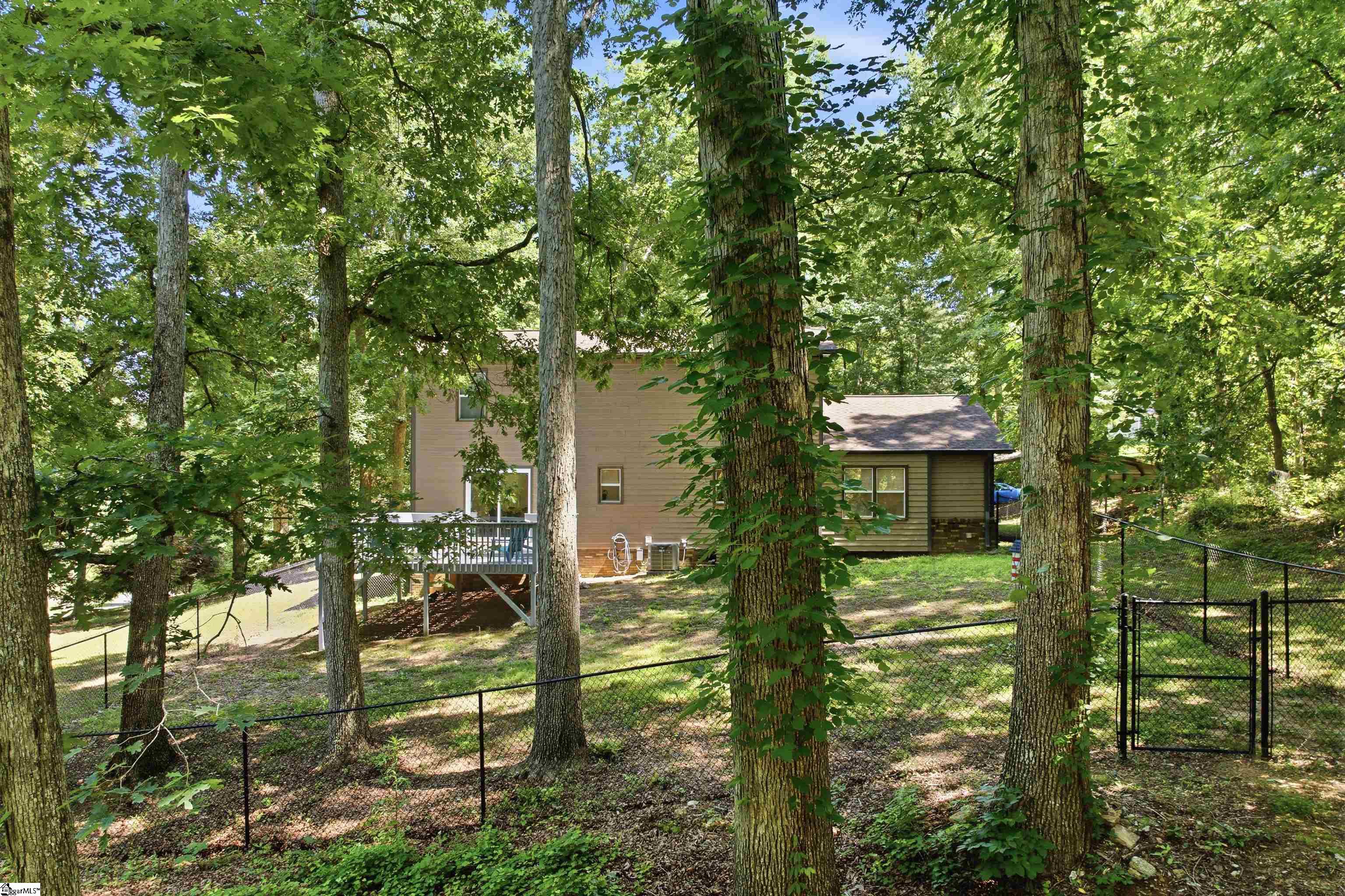 127 Robinwood Lane Pelzer, SC 29669