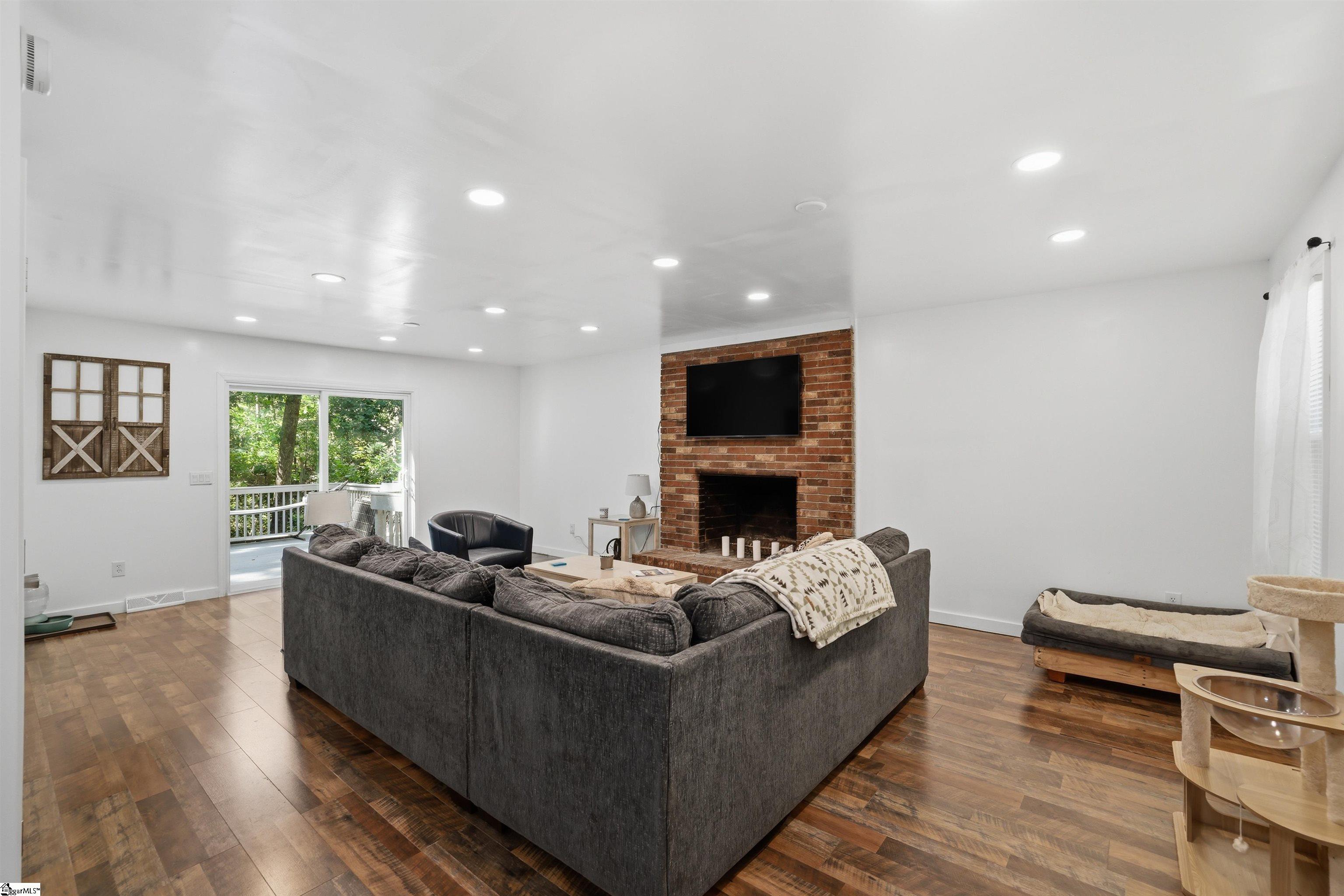 127 Robinwood Lane Pelzer, SC 29669