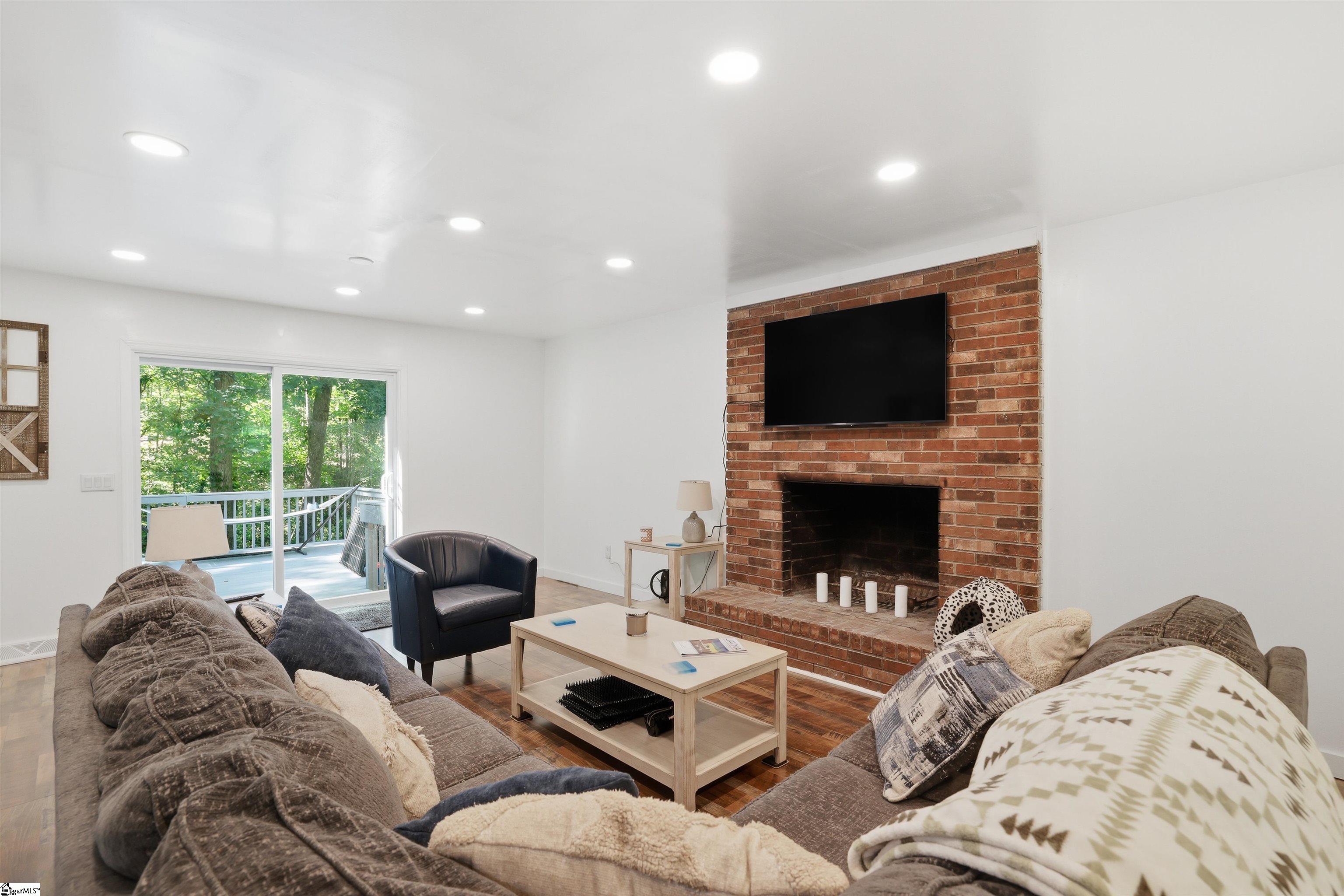 127 Robinwood Lane Pelzer, SC 29669
