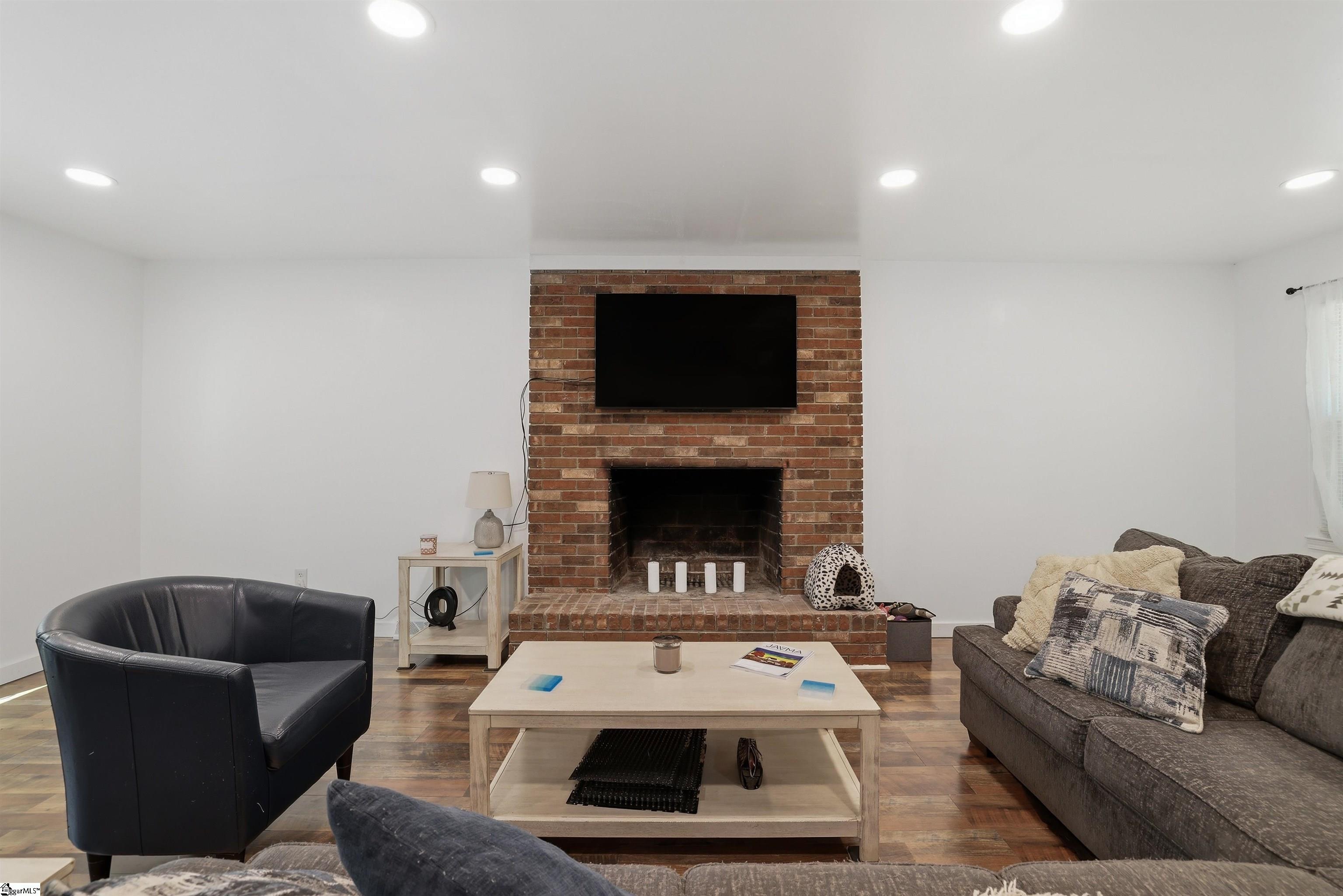 127 Robinwood Lane Pelzer, SC 29669