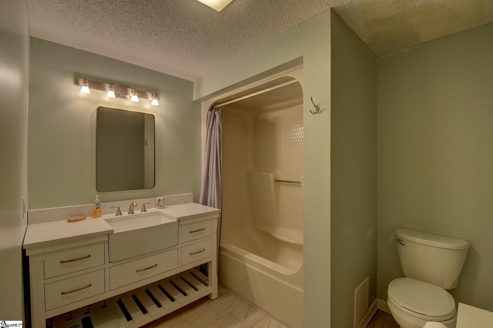 210 Harbor Cove Drive Salem, SC 29676
