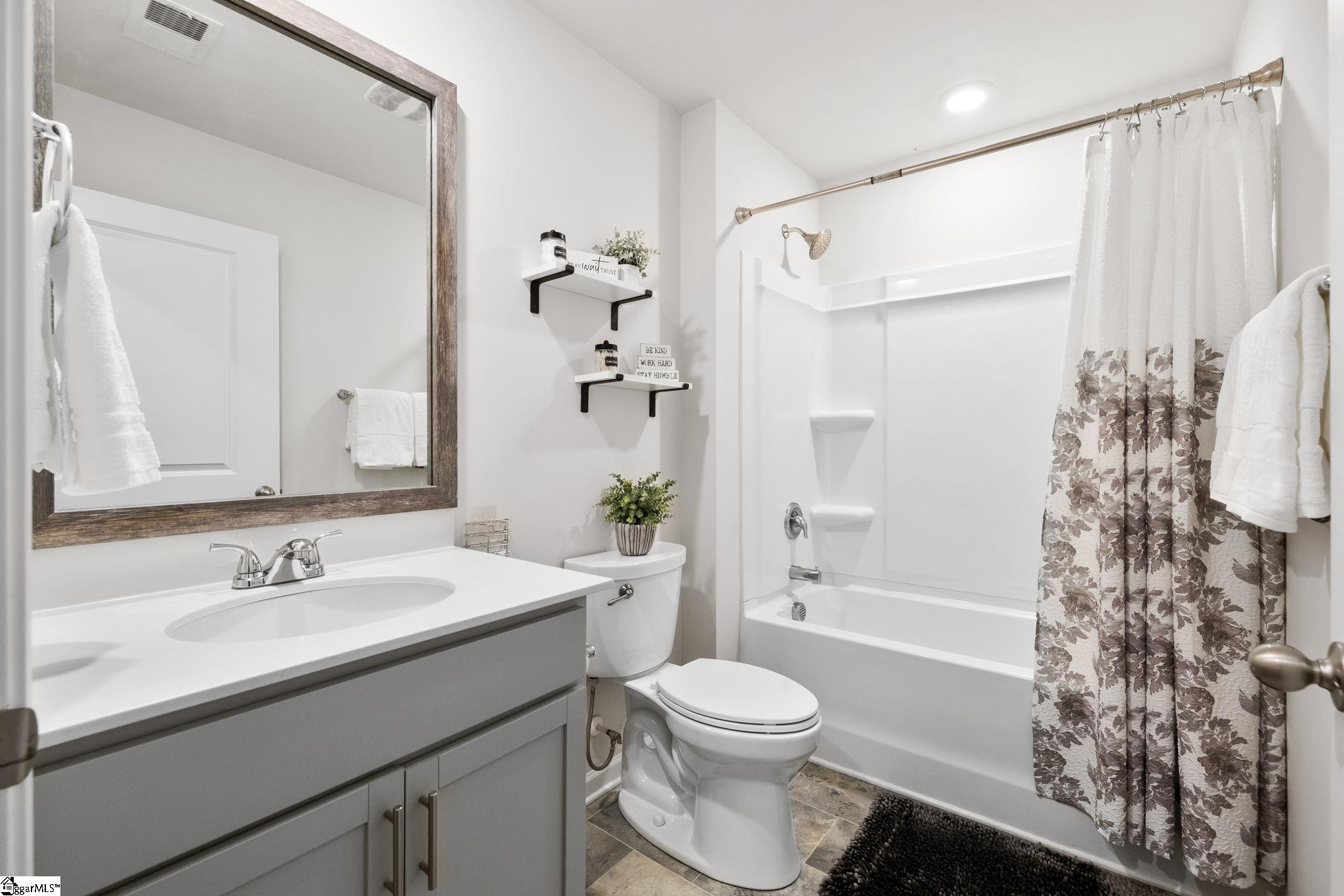 315 Ashwood Way Easley, SC 29640