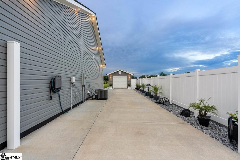 223 R C Thompson Road Chesnee, SC 29323