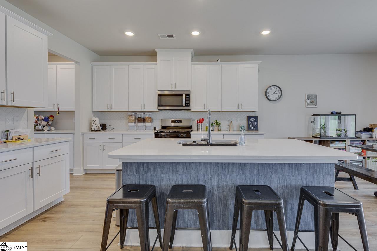 208 Roderick Lane Greenville, SC 29605