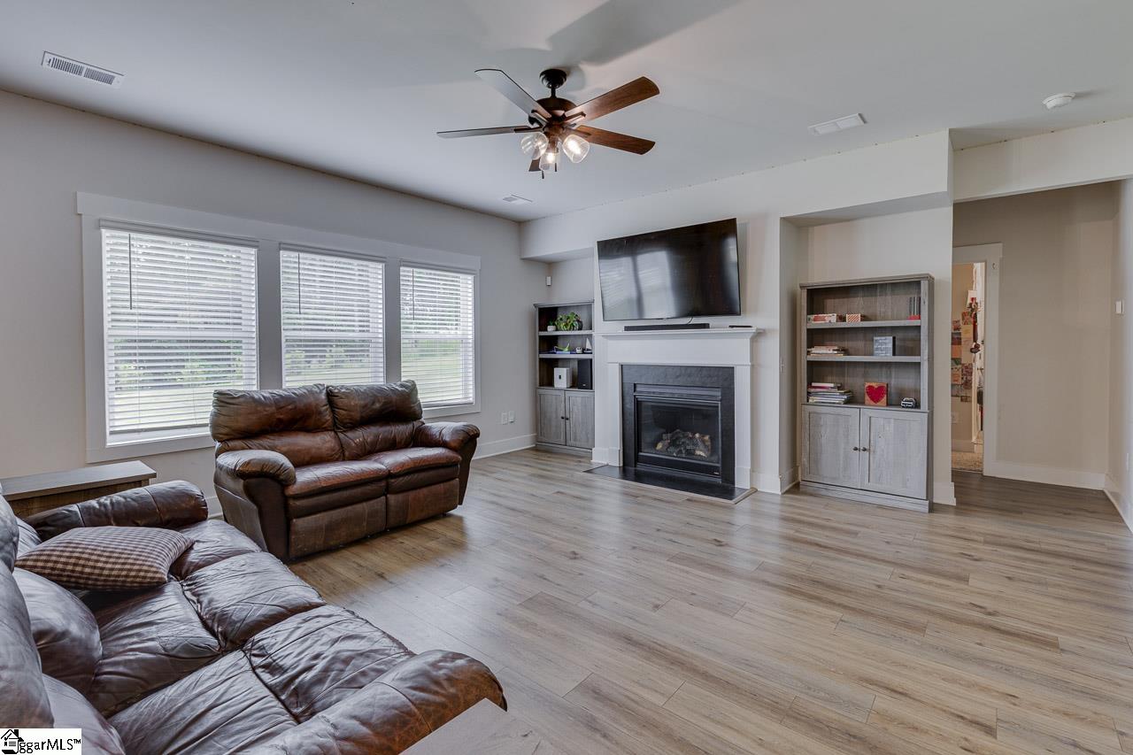 208 Roderick Lane Greenville, SC 29605