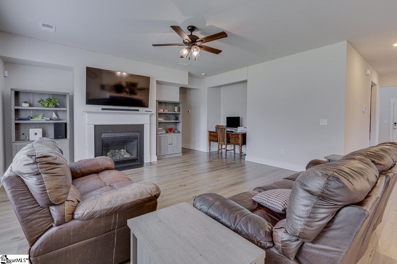 208 Roderick Lane Greenville, SC 29605