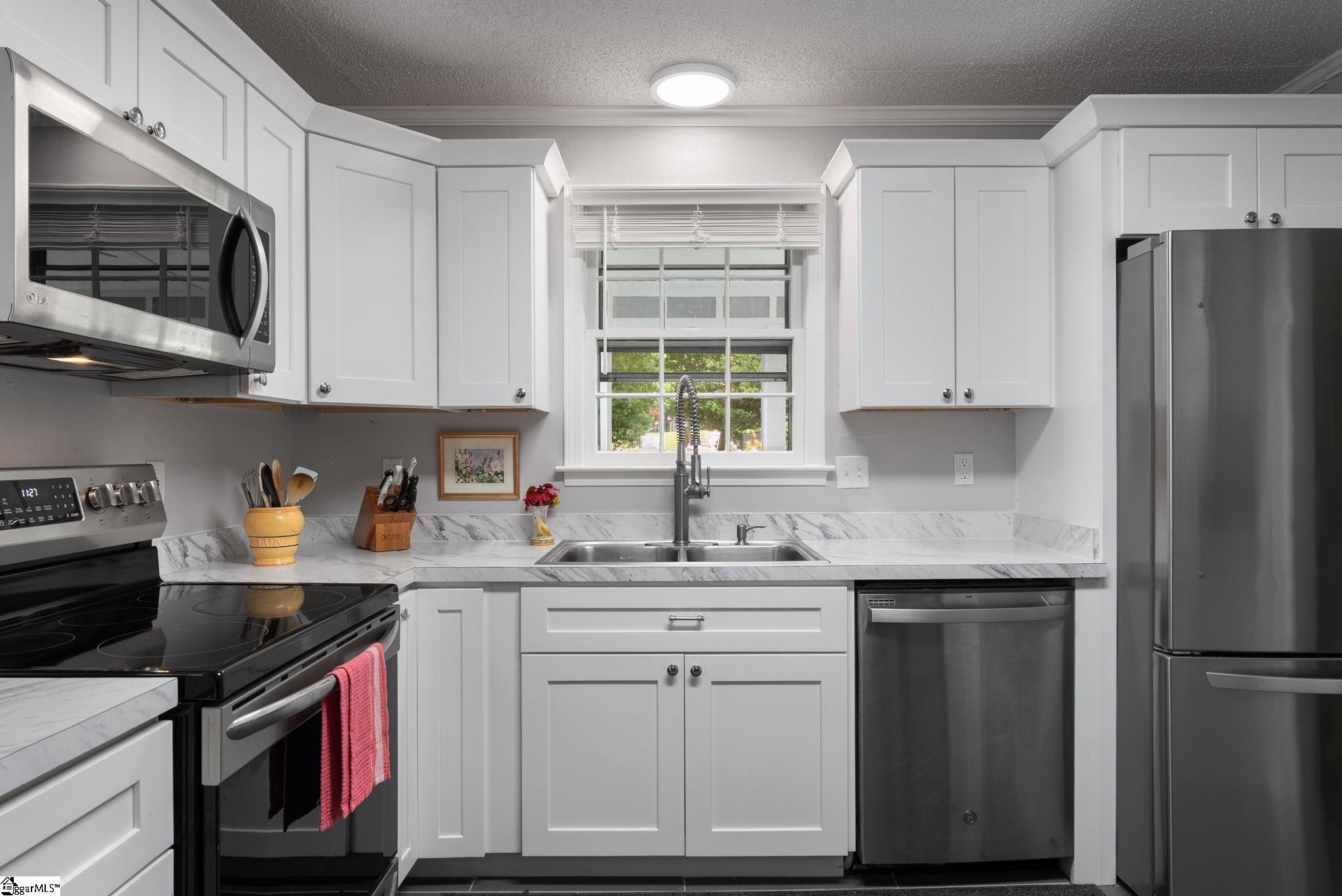 204 Rainbow Drive Greenville, SC 29617