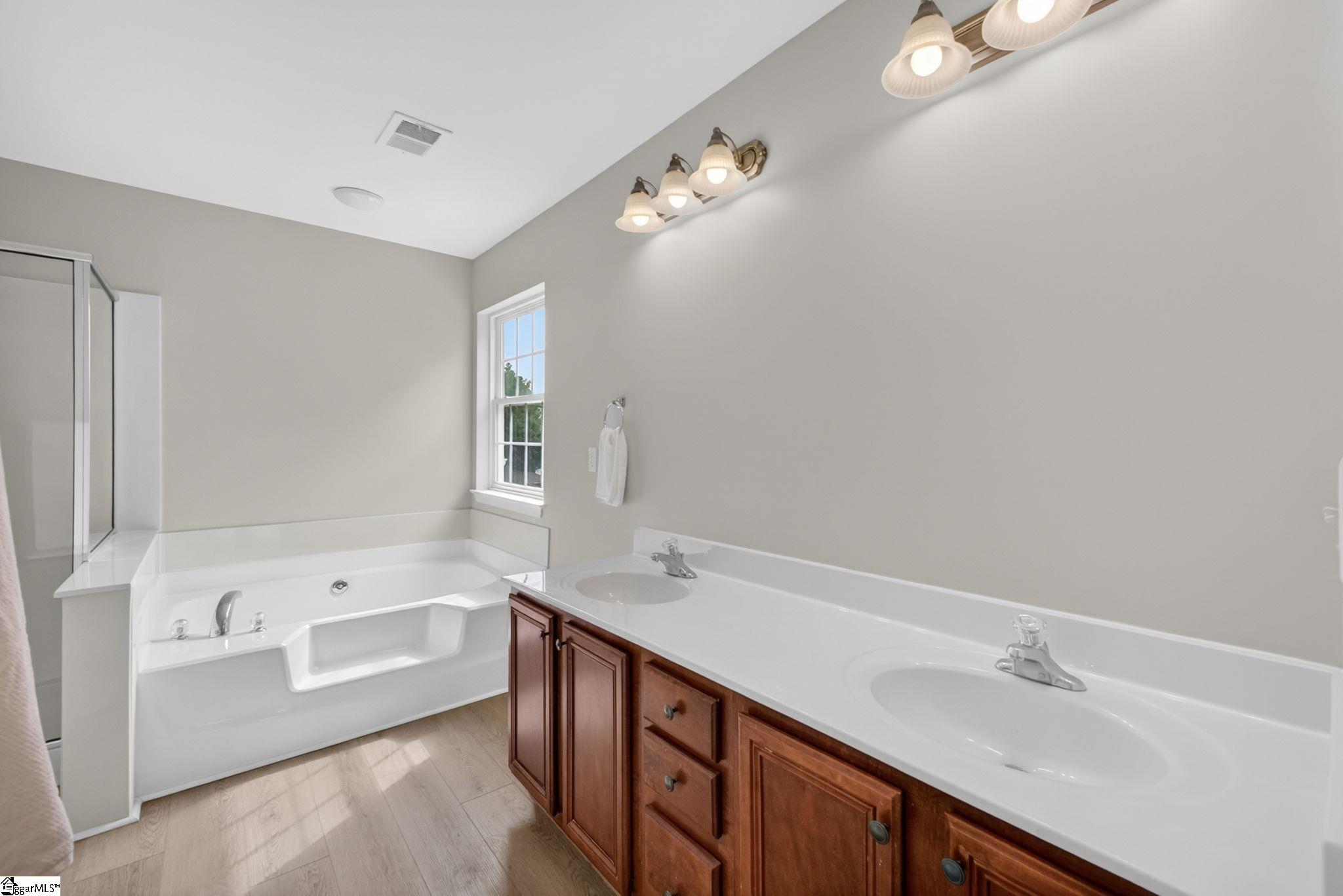 215 Brenleigh Court Simpsonville, SC 29680