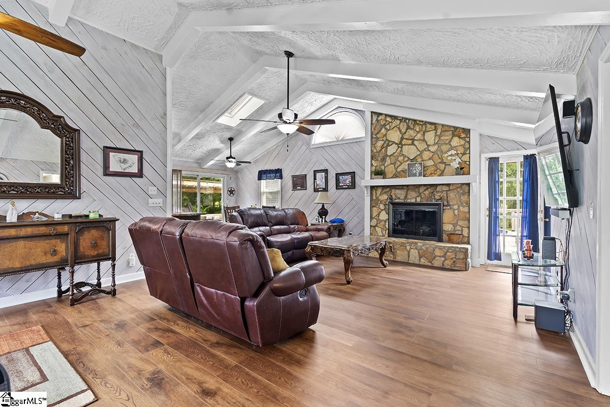 222 Jared Drive Laurens, SC 29360