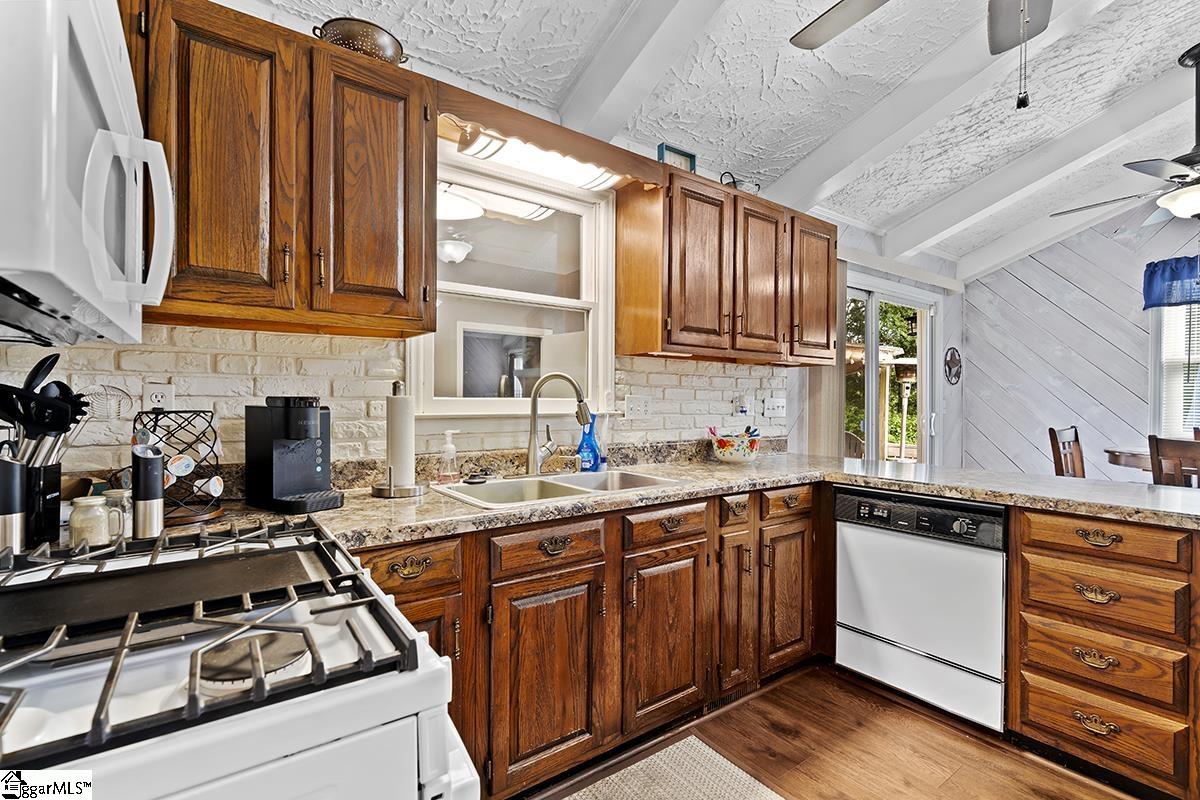 222 Jared Drive Laurens, SC 29360