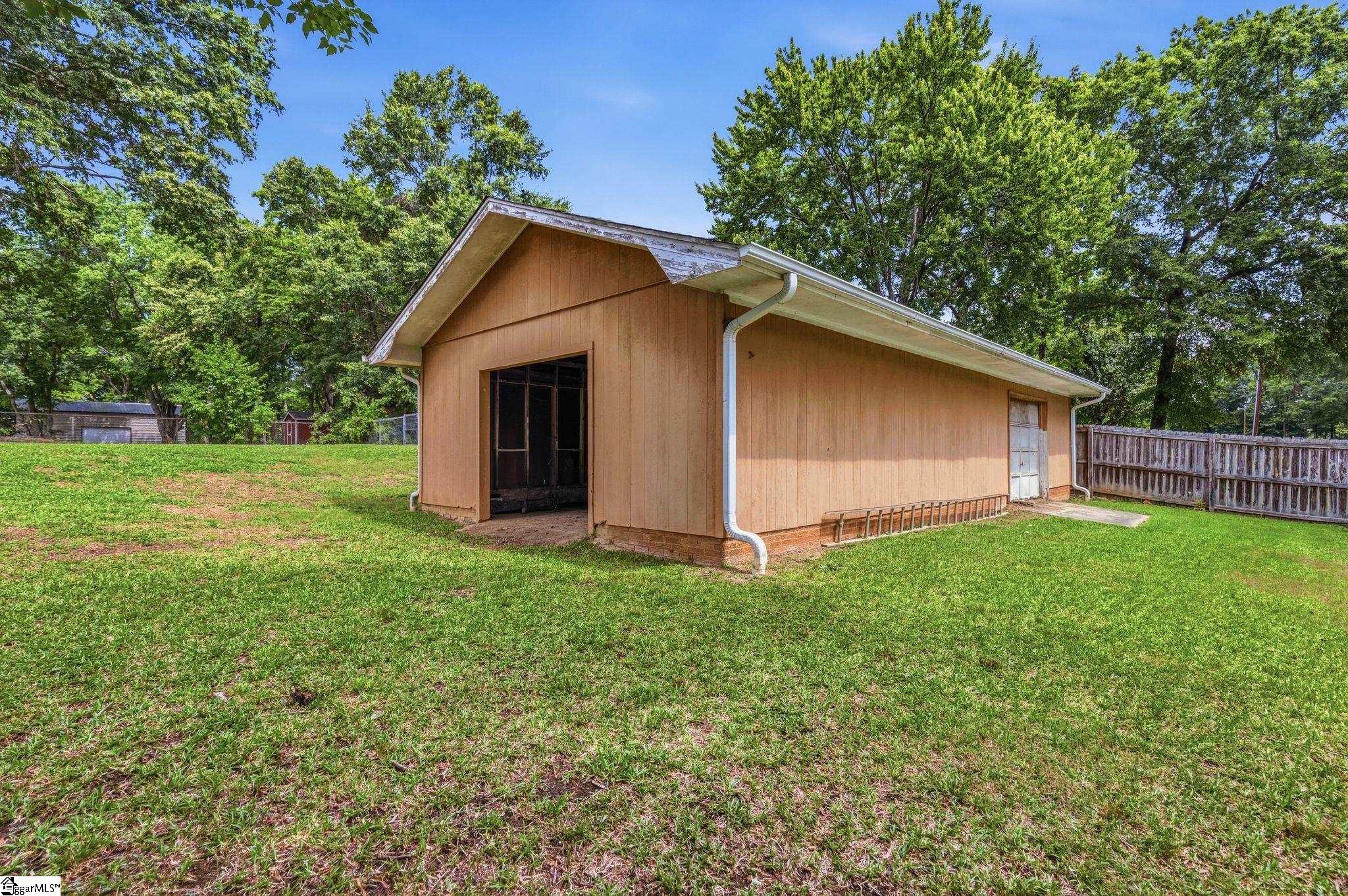 202 Flatwood Road Spartanburg, SC 29303