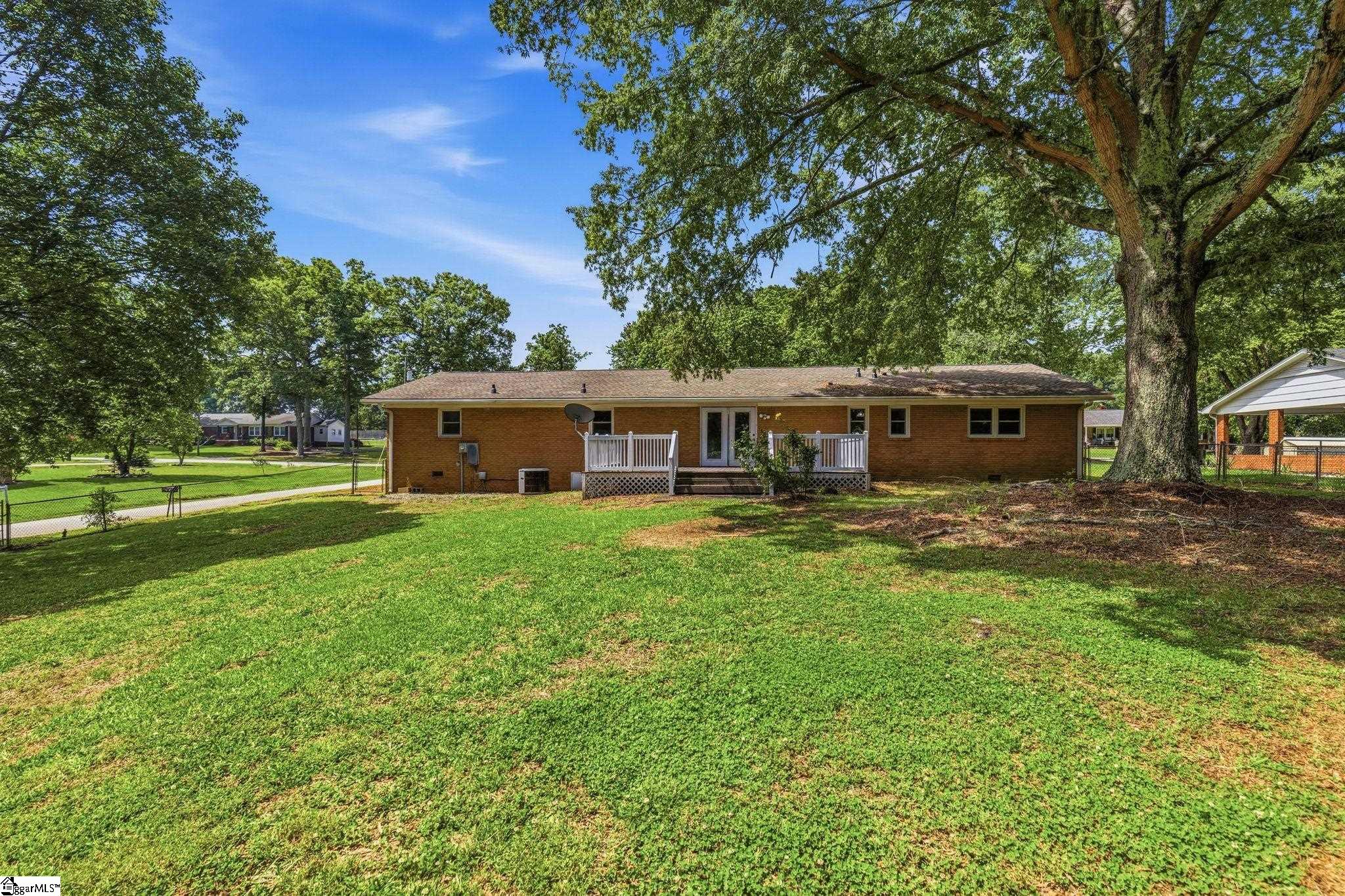 202 Flatwood Road Spartanburg, SC 29303