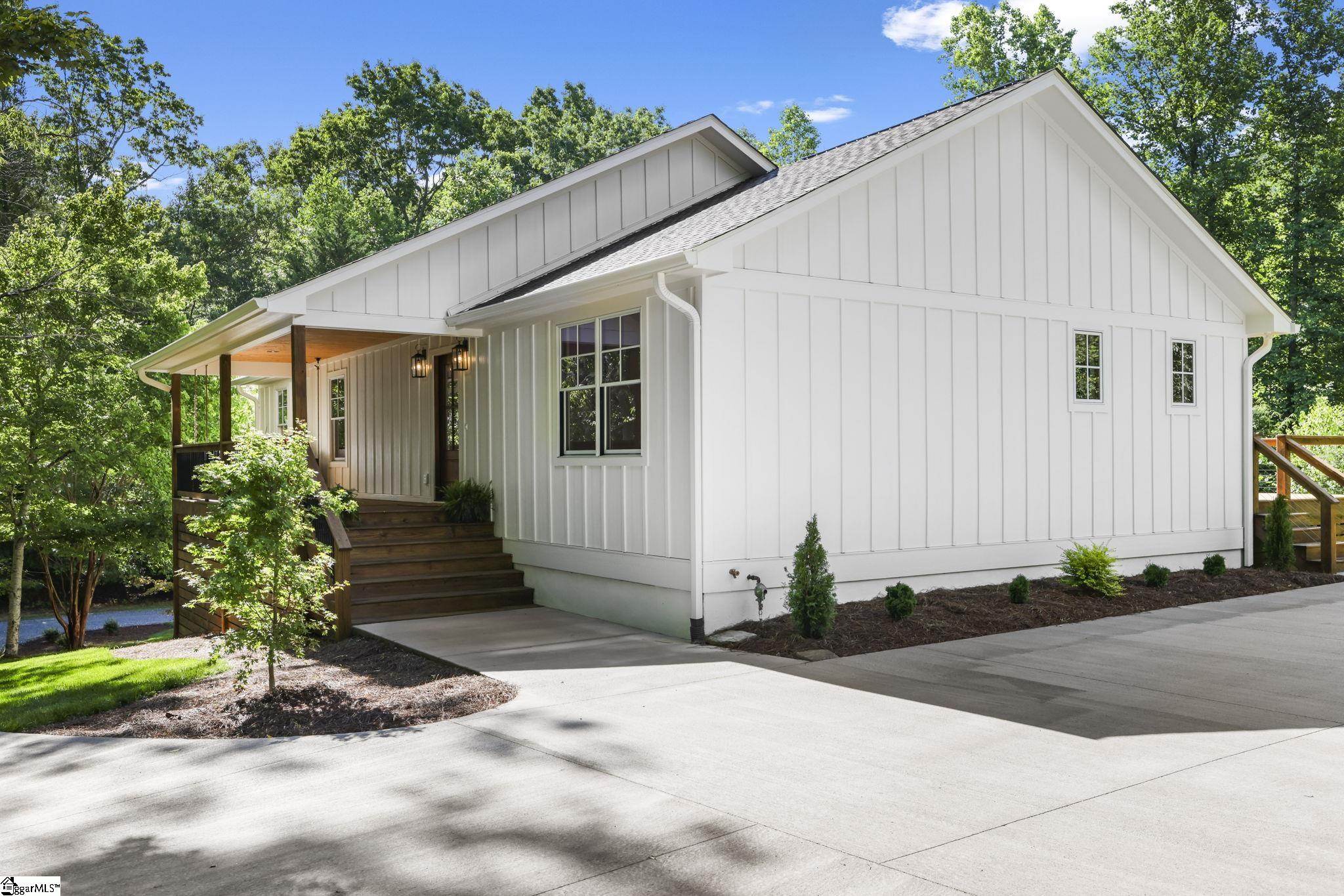 316 Big Raven Lane Saluda, NC 28773
