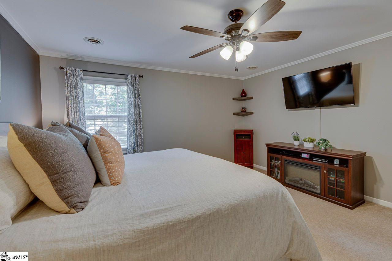 302 Sagramore Lane Simpsonville, SC 29681