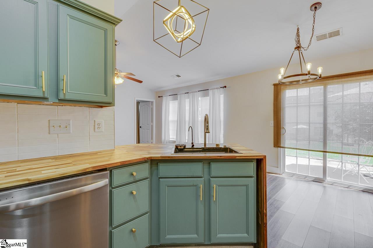 6 Brimfield Court Greenville, SC 29605