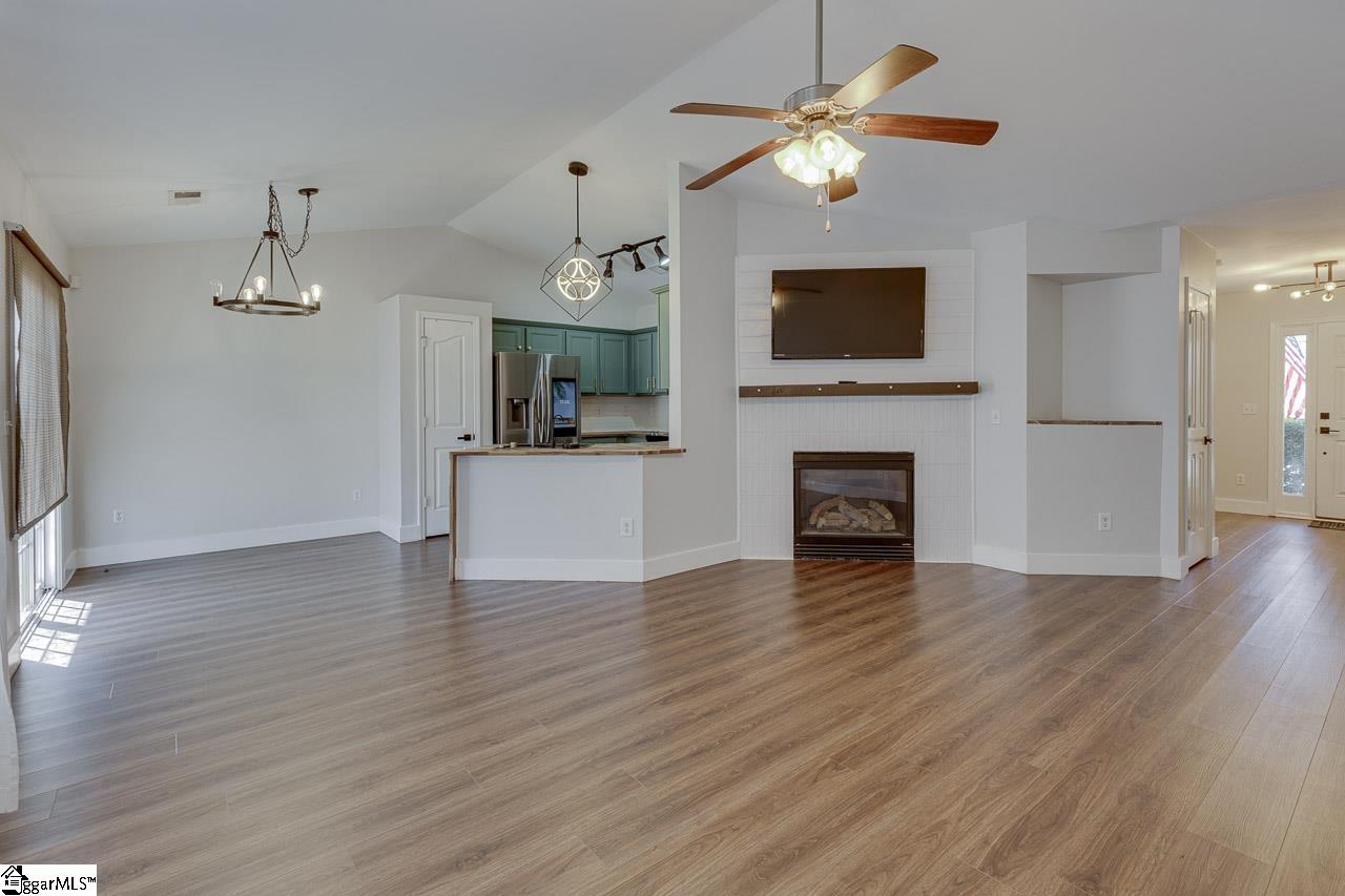 6 Brimfield Court Greenville, SC 29605