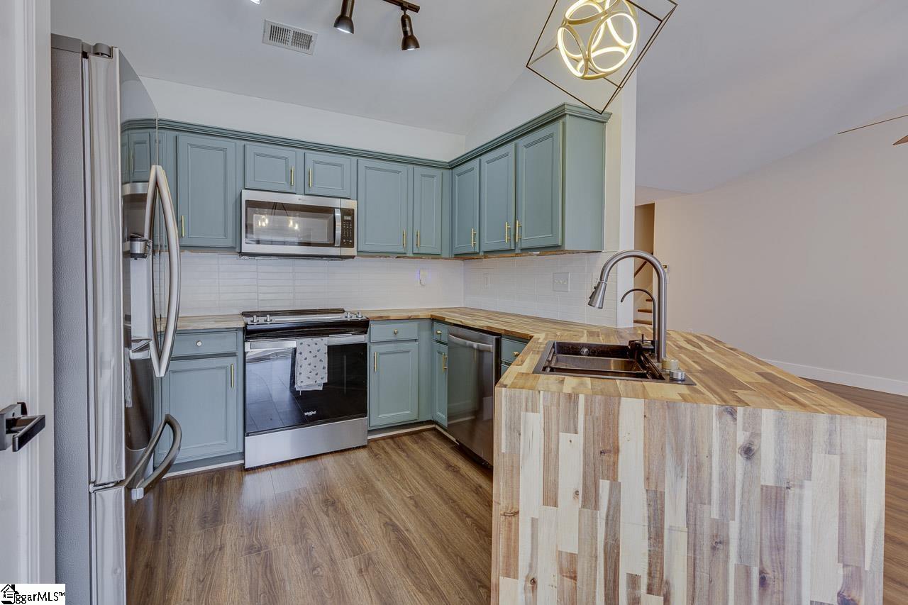 6 Brimfield Court Greenville, SC 29605
