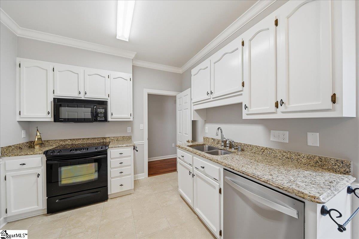 6 Greenview Drive Greenville, SC 29609