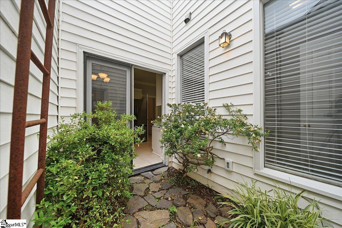6 Greenview Drive Greenville, SC 29609